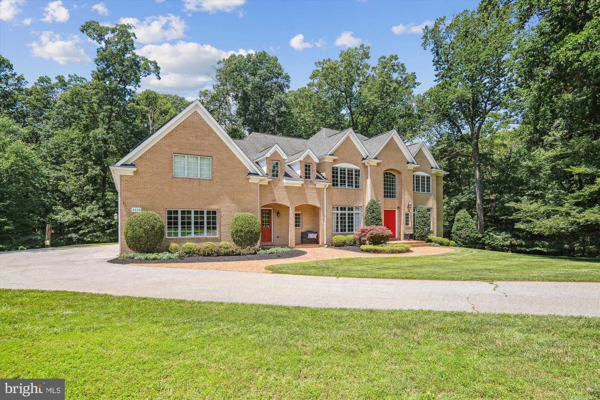 6820 GREEN HOLLOW WAY