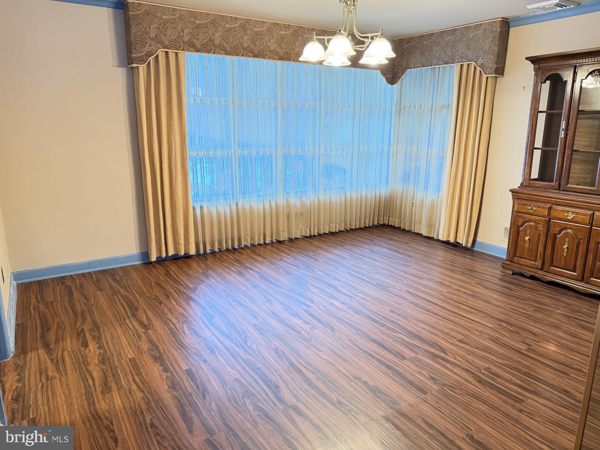 NORTH HILLS - Residential