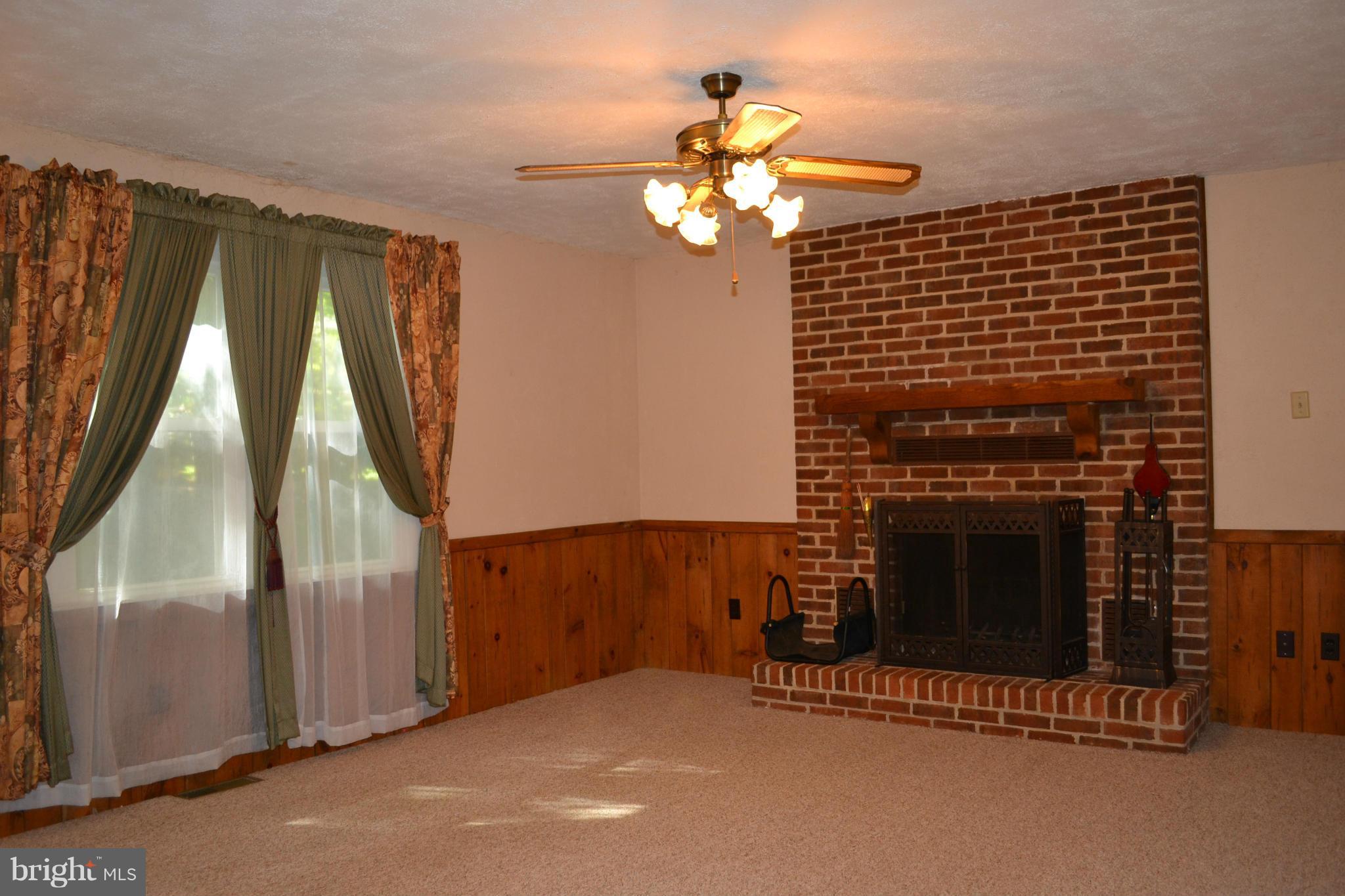 ROSE HILL FARMS - Residential Lease