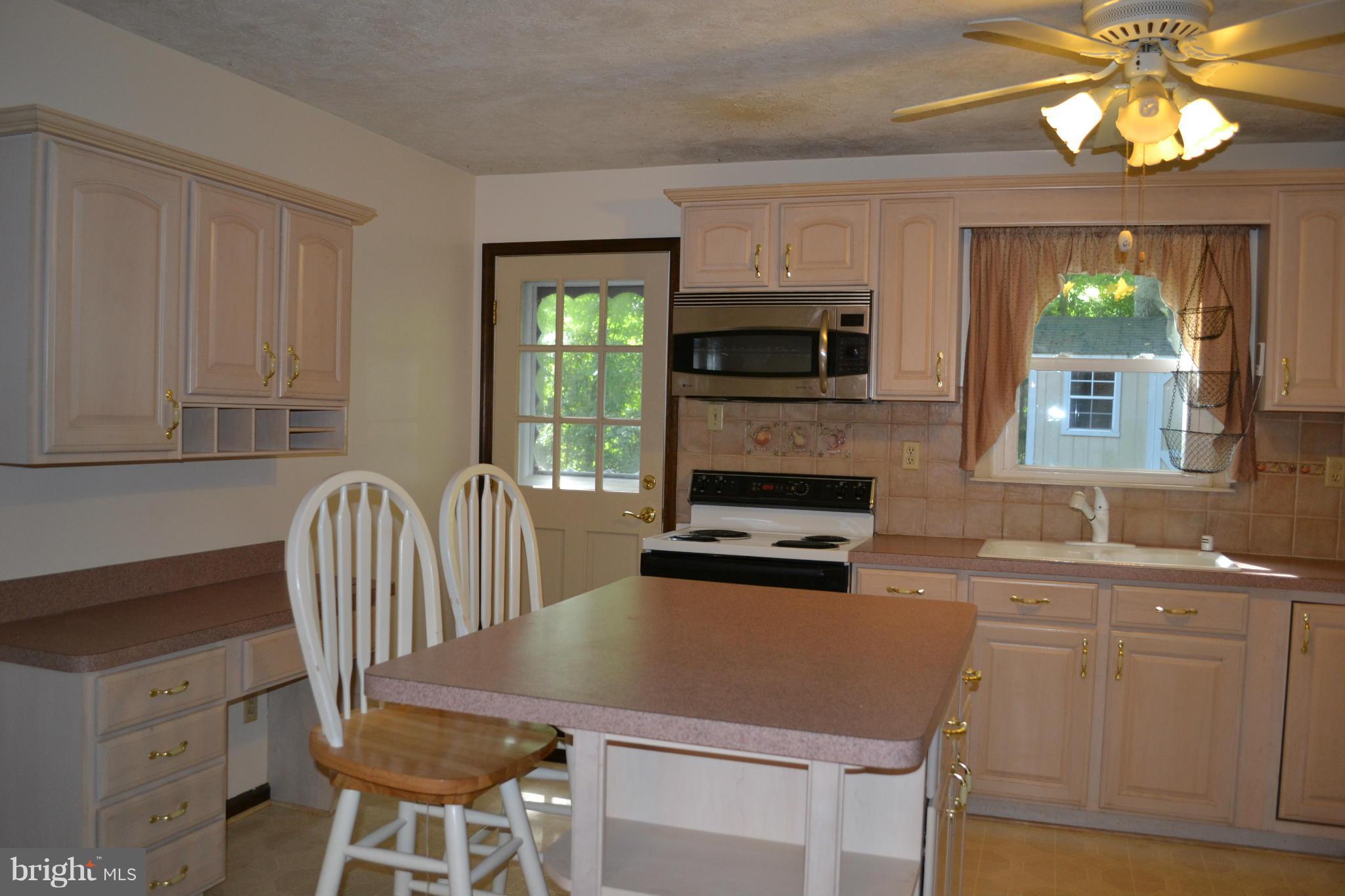 ROSE HILL FARMS - Residential Lease