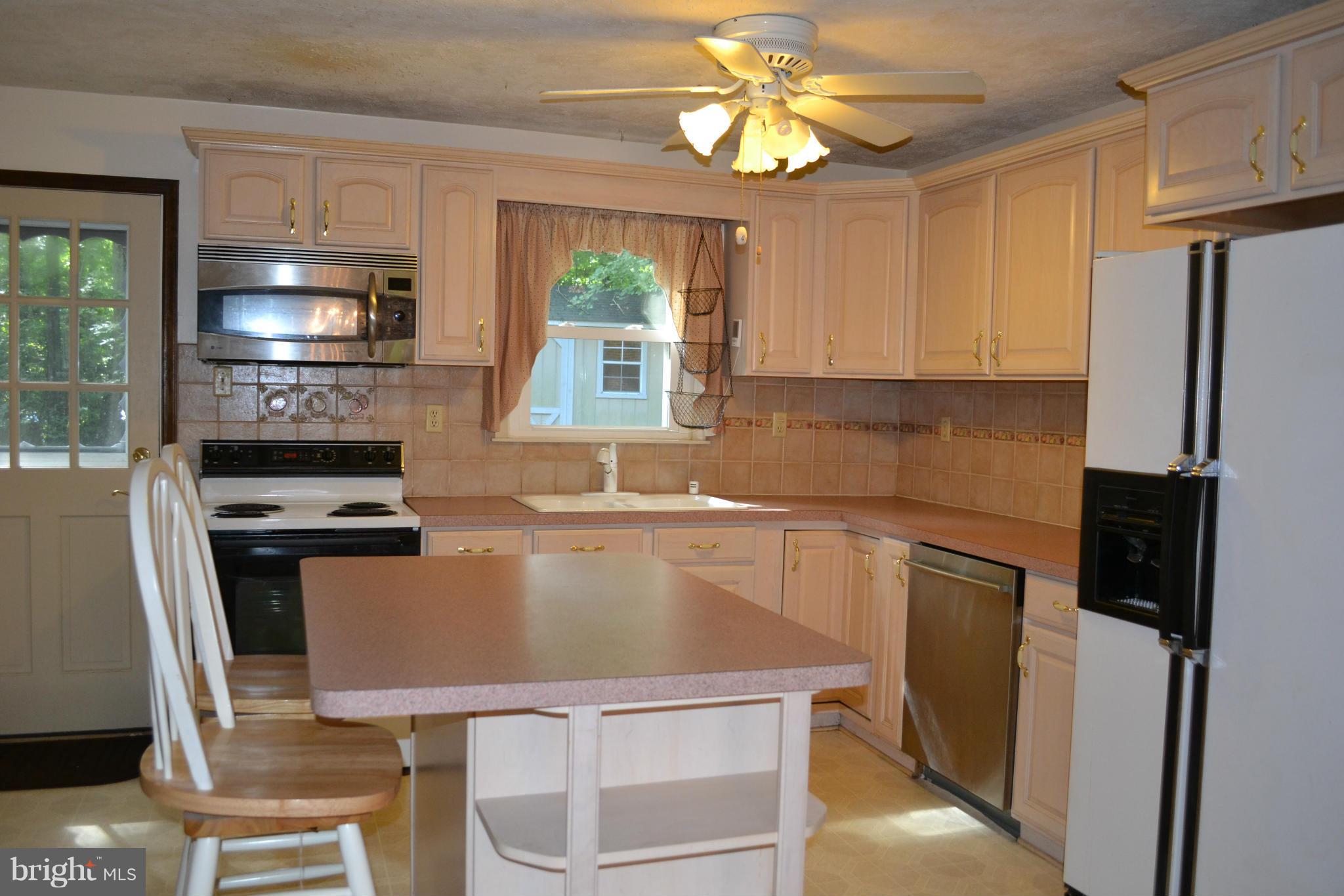 ROSE HILL FARMS - Residential Lease