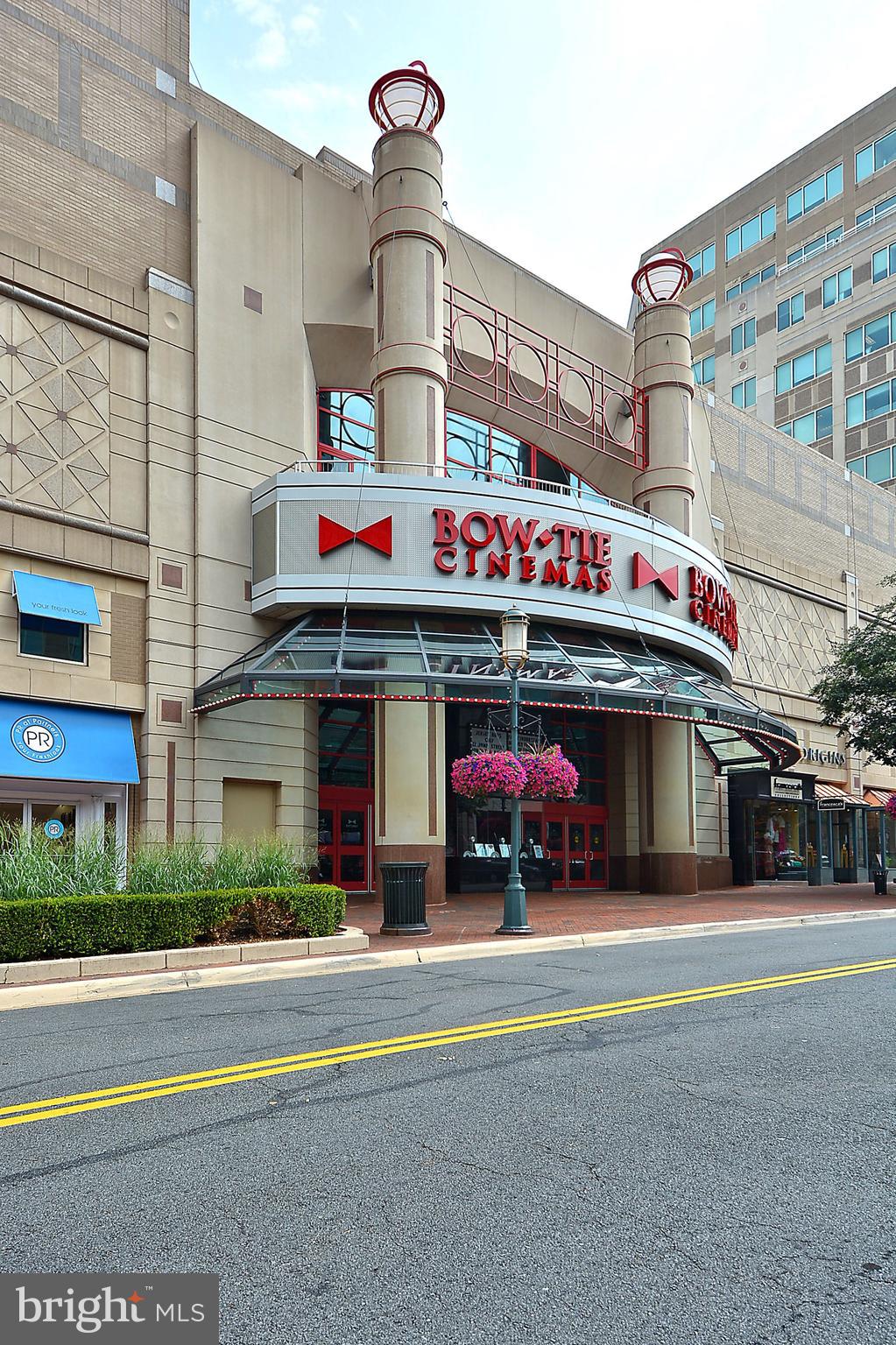 SAVOY AT RESTON TOWN CENTER - Residential