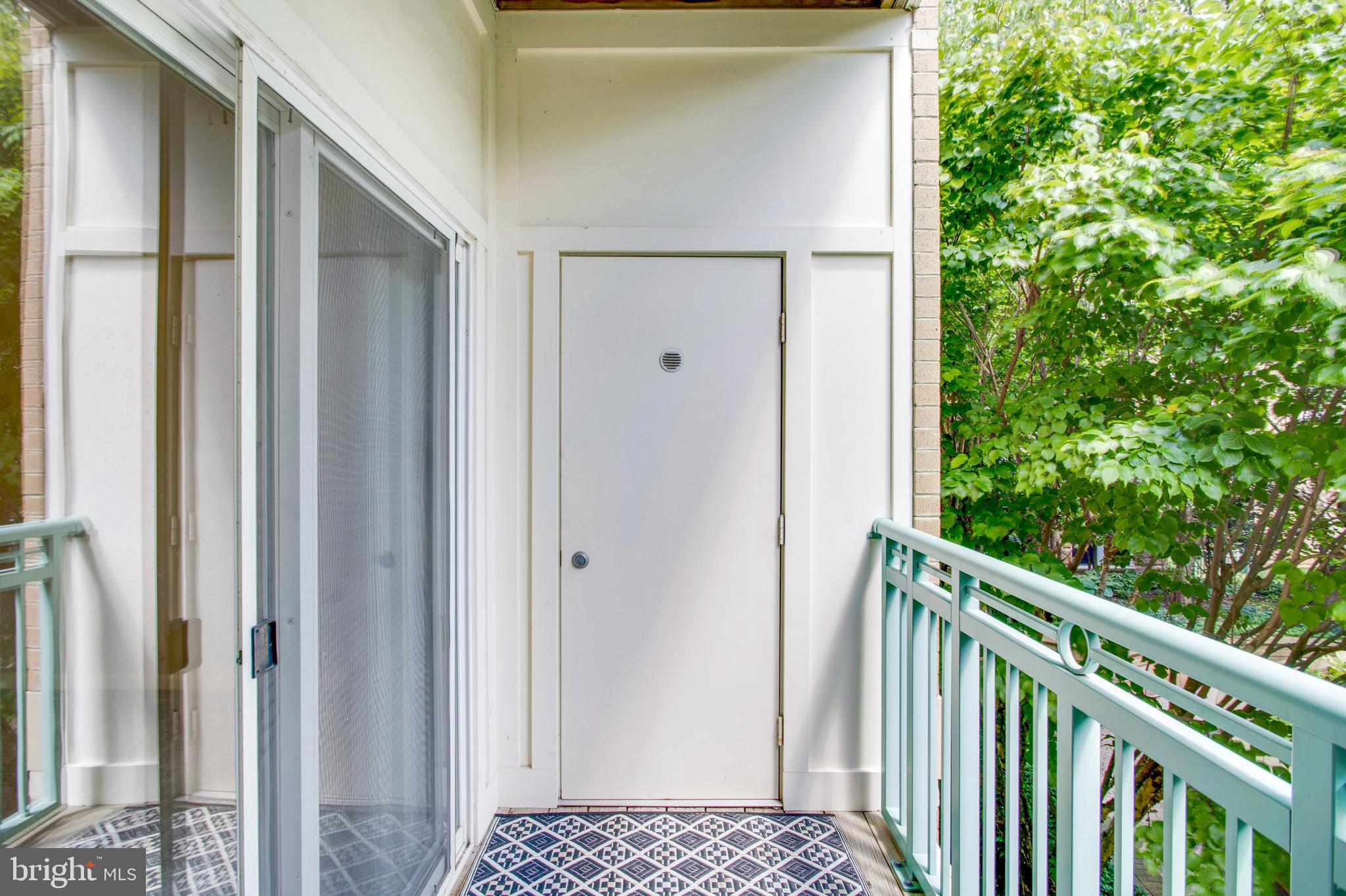 SAVOY AT RESTON TOWN CENTER - Residential