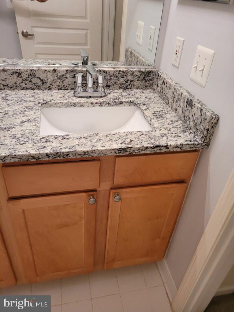 SAVOY AT RESTON TOWN CENTER - Residential