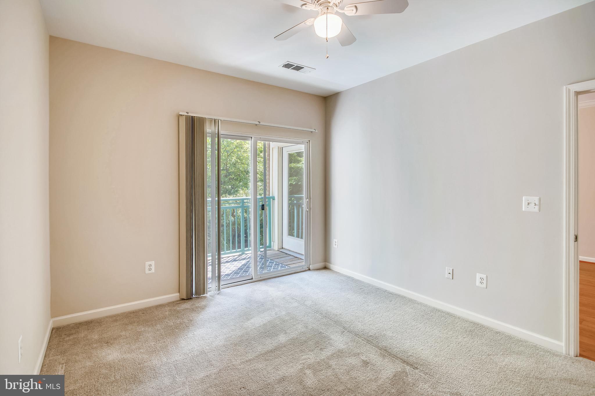 SAVOY AT RESTON TOWN CENTER - Residential