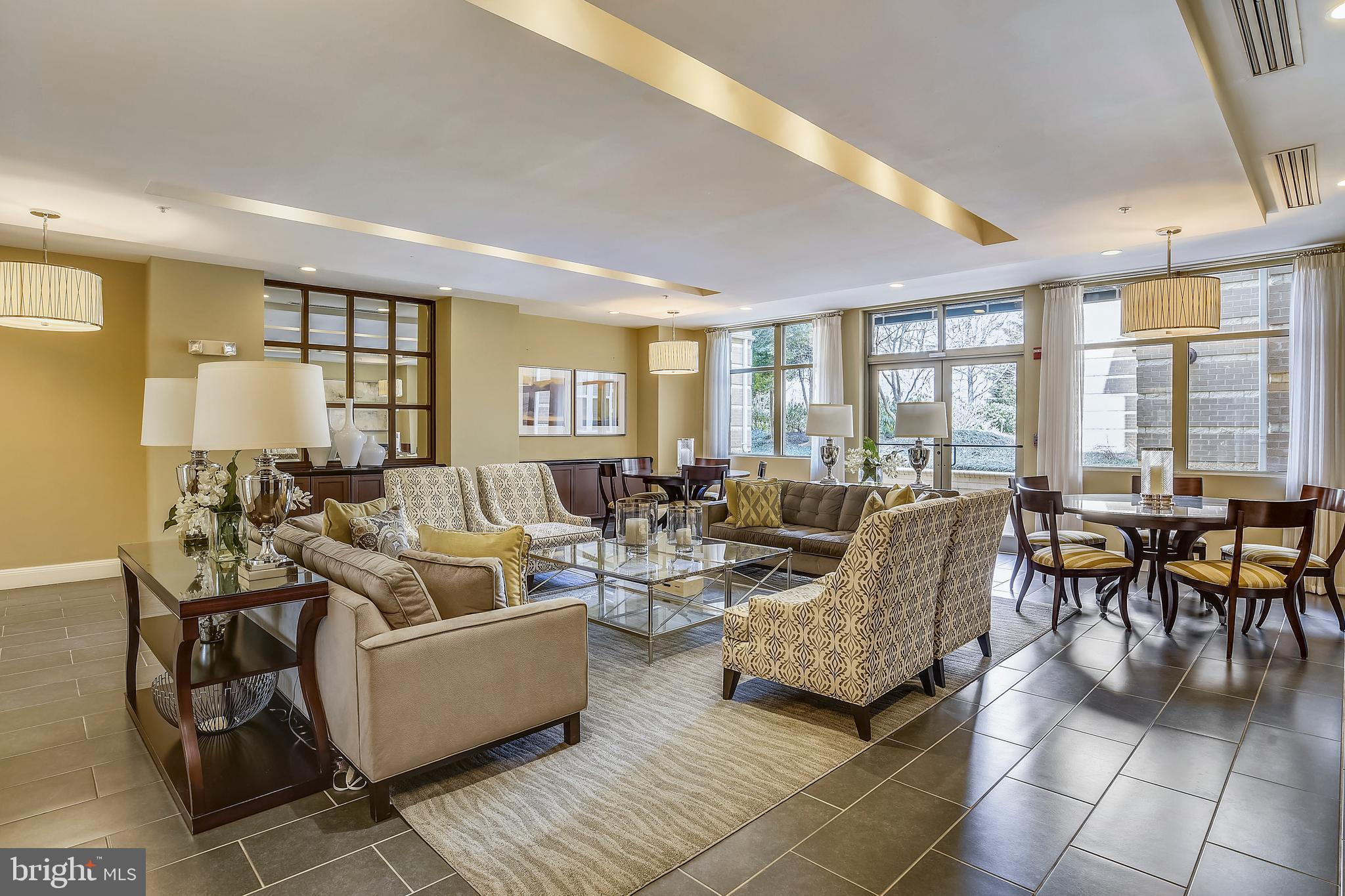 SAVOY AT RESTON TOWN CENTER - Residential