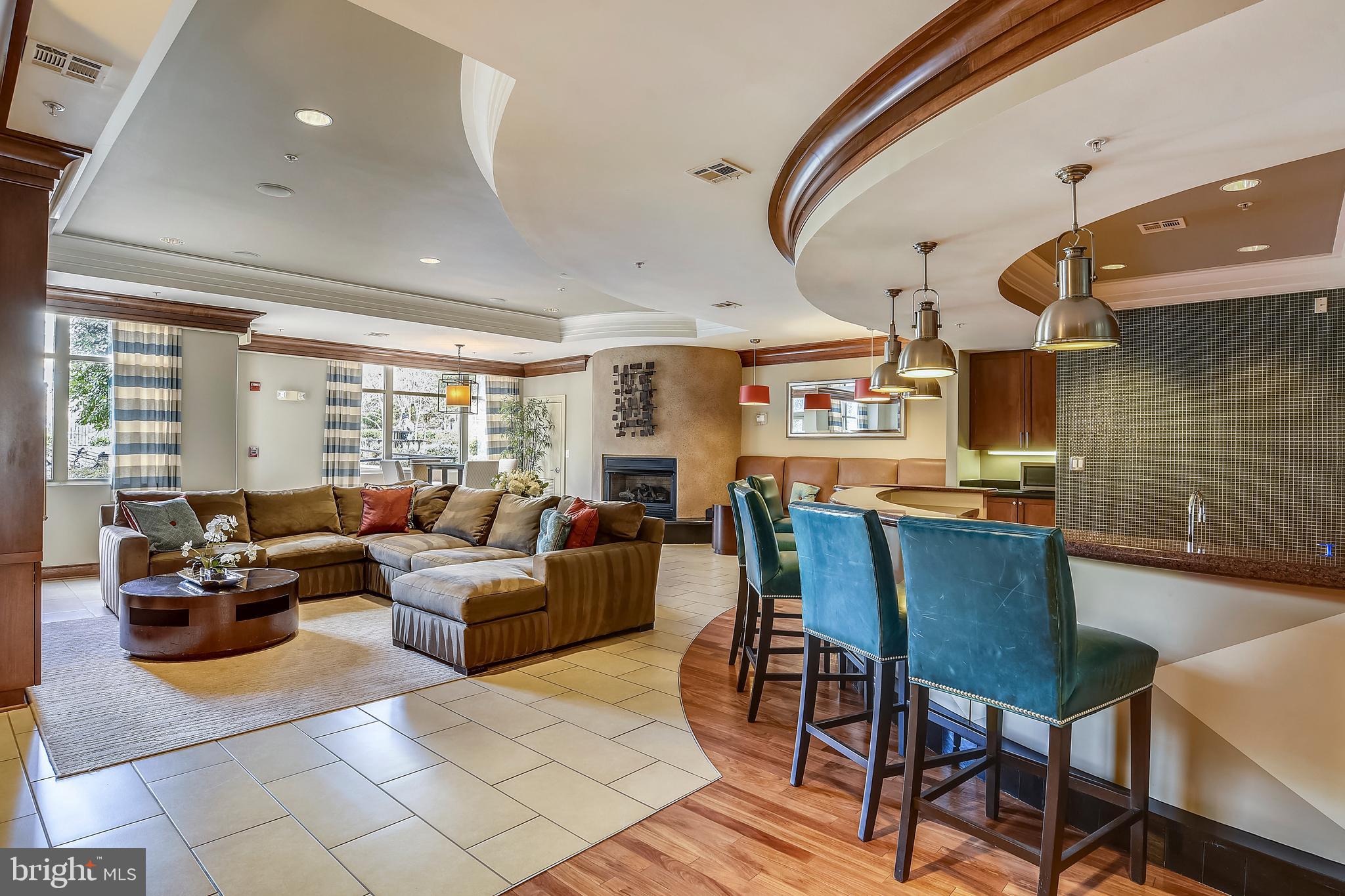 SAVOY AT RESTON TOWN CENTER - Residential