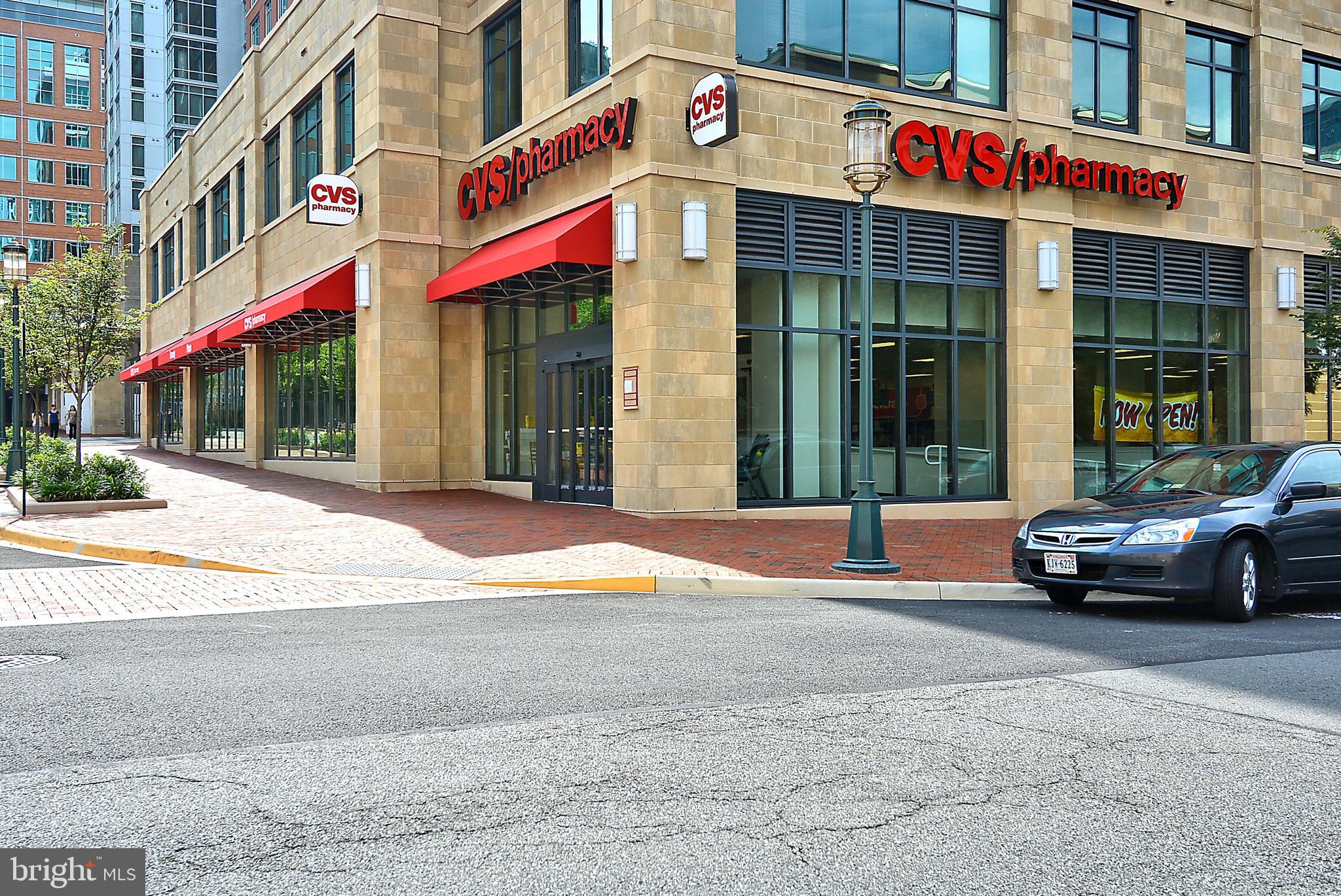 SAVOY AT RESTON TOWN CENTER - Residential