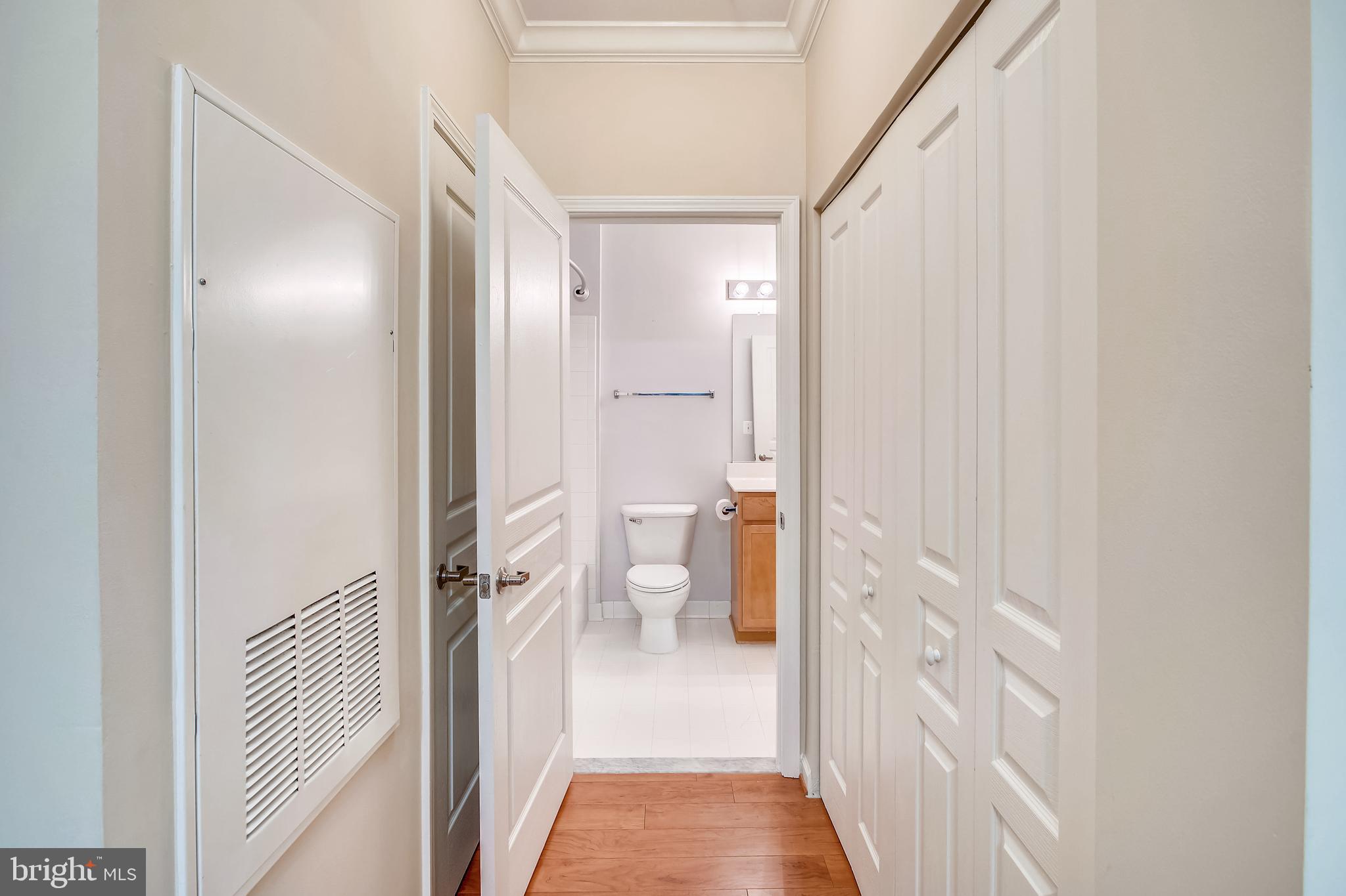 SAVOY AT RESTON TOWN CENTER - Residential