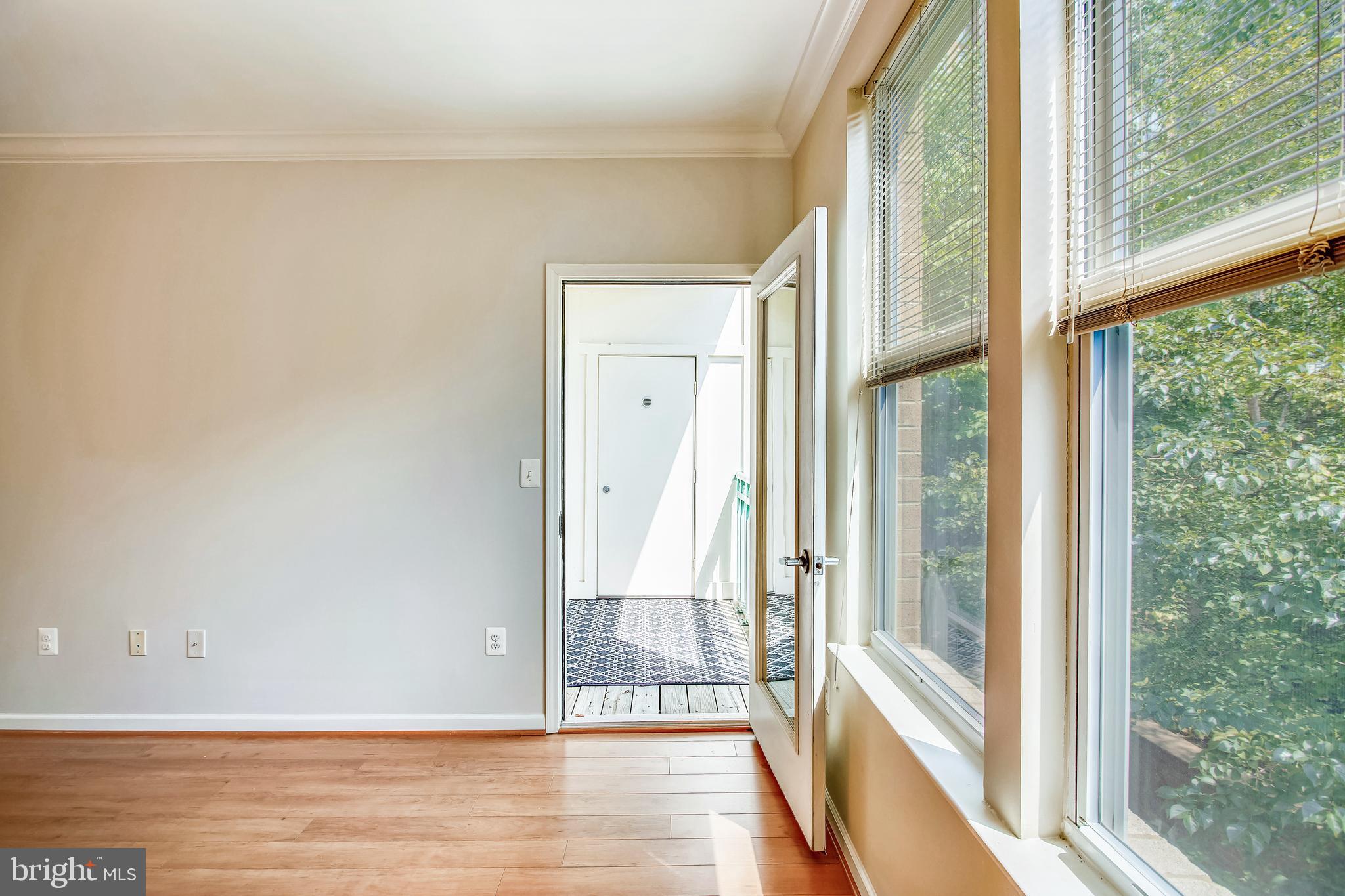 SAVOY AT RESTON TOWN CENTER - Residential