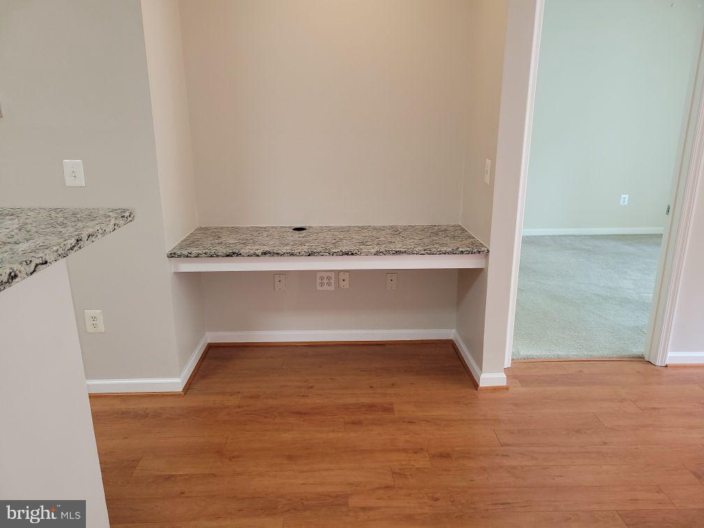 SAVOY AT RESTON TOWN CENTER - Residential