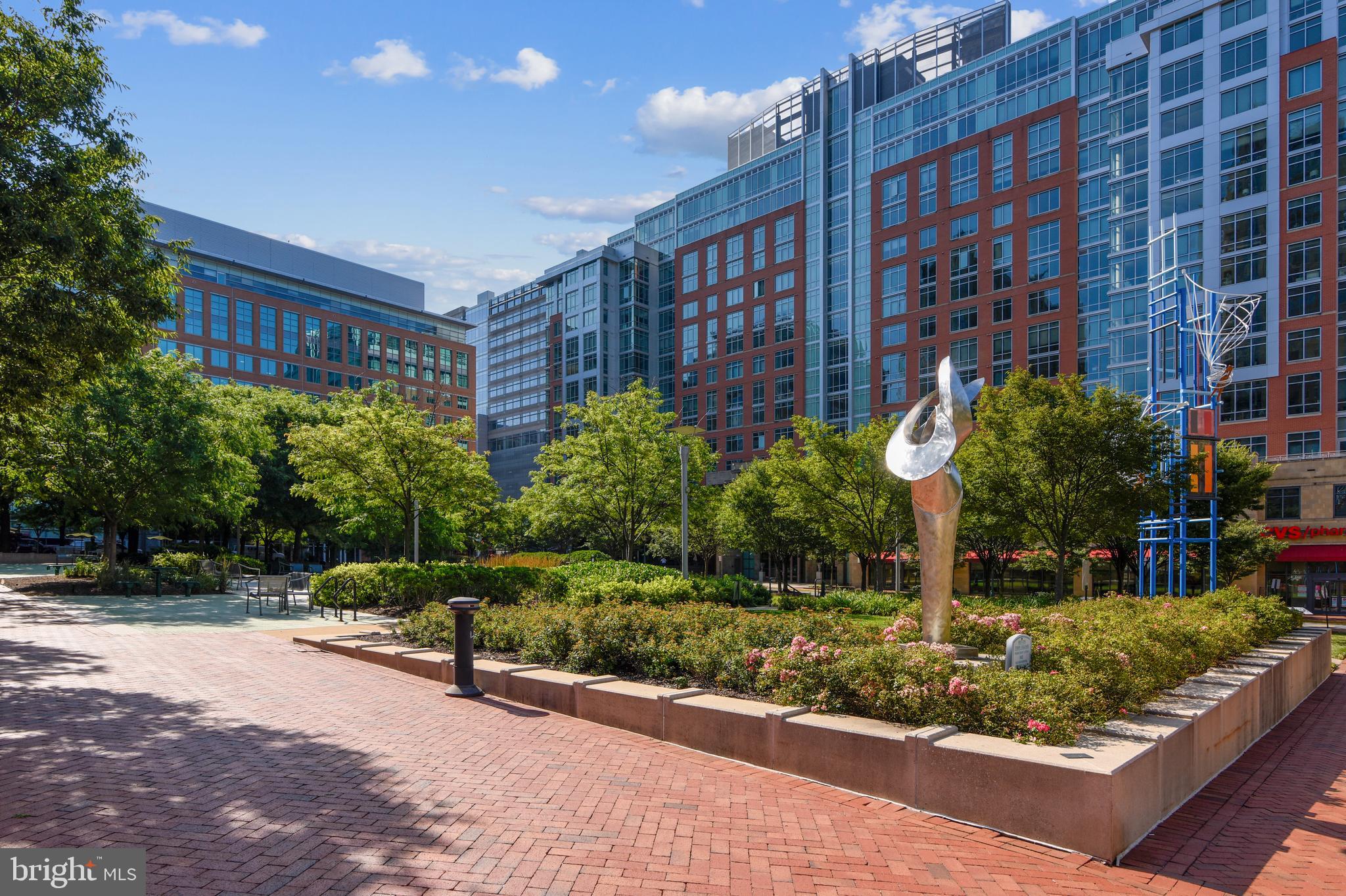 SAVOY AT RESTON TOWN CENTER - Residential