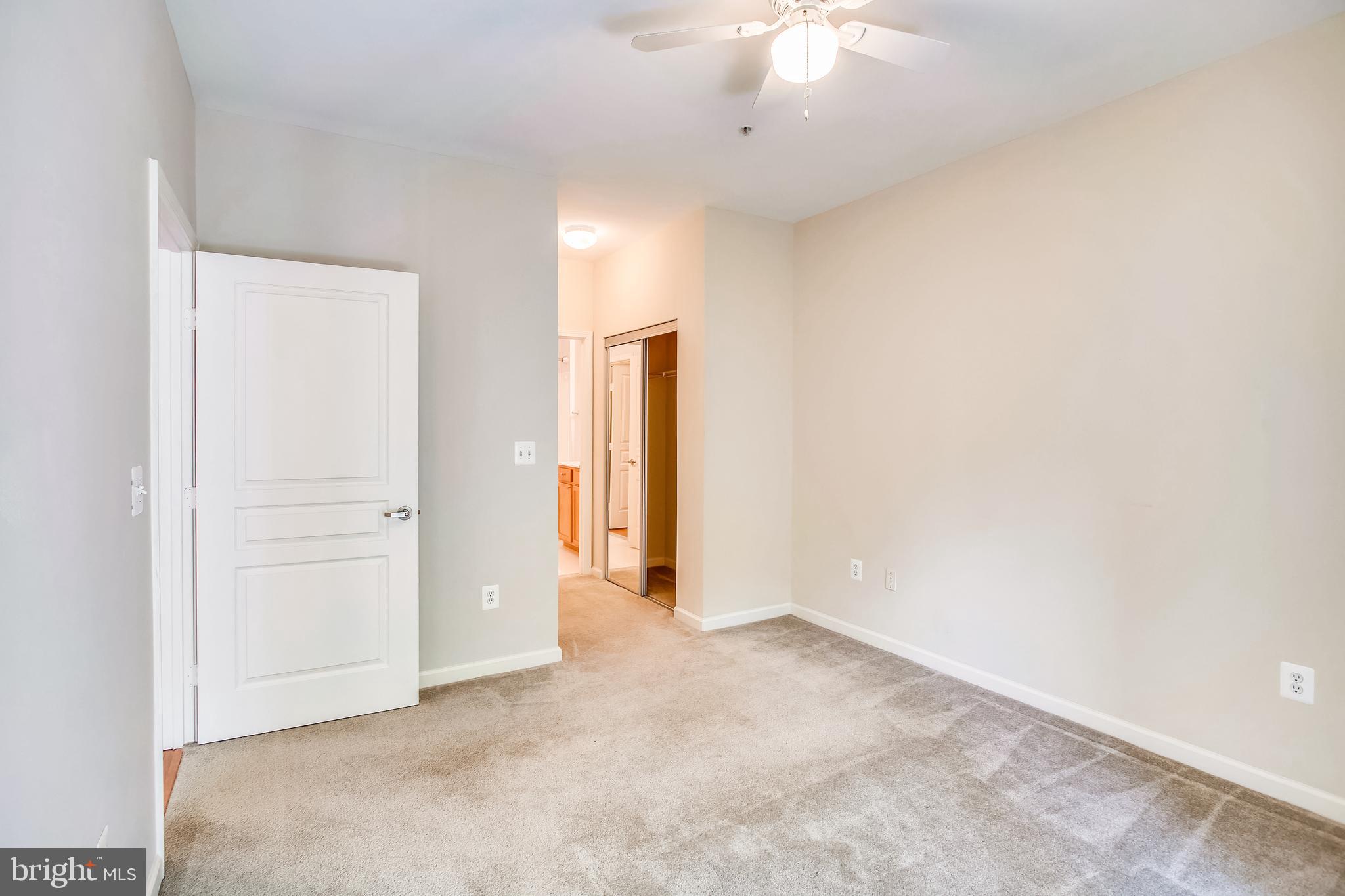 SAVOY AT RESTON TOWN CENTER - Residential