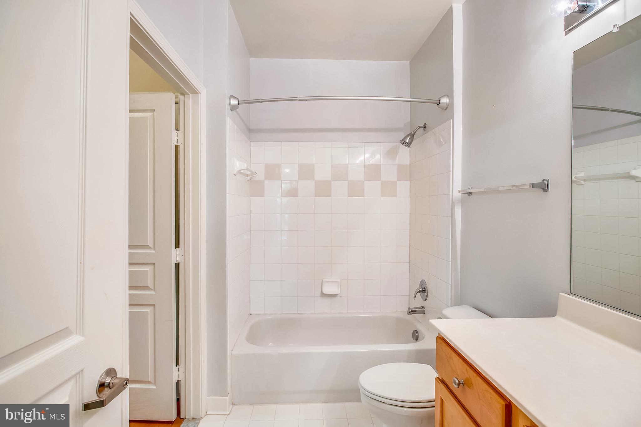 SAVOY AT RESTON TOWN CENTER - Residential