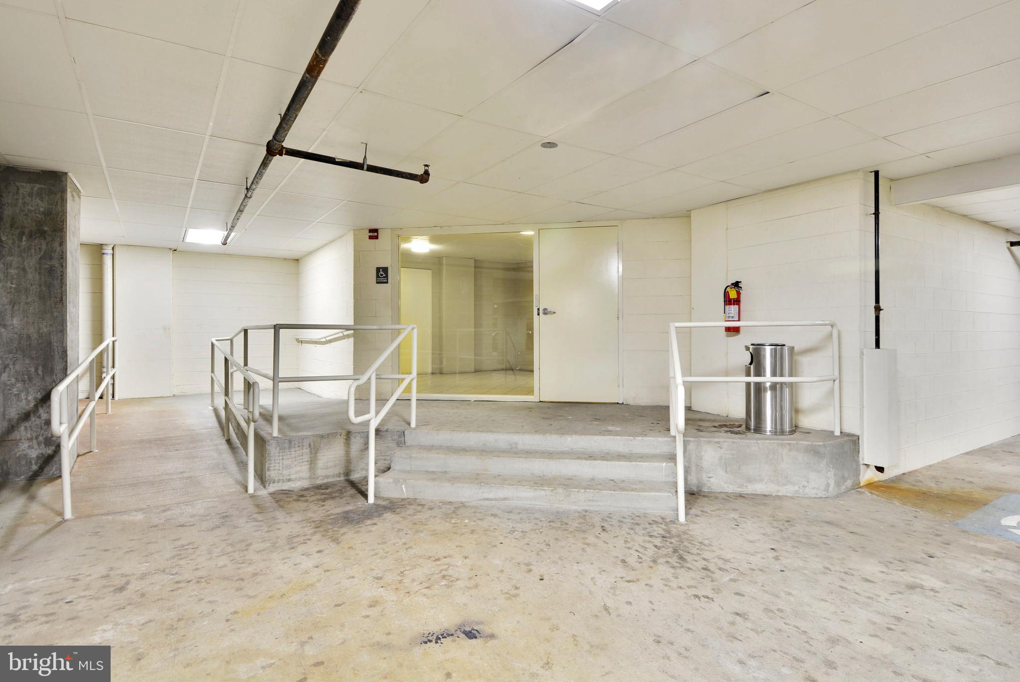 SAVOY AT RESTON TOWN CENTER - Residential