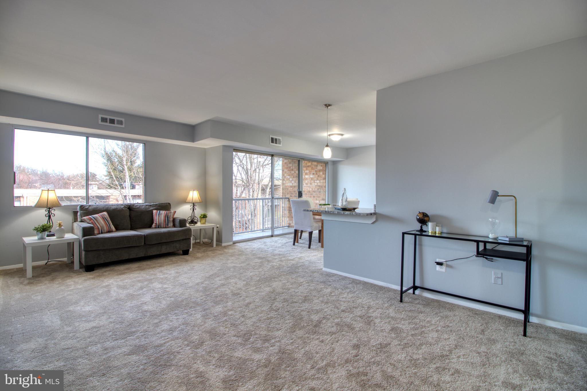 YORKTOWNE SQUARE - Residential