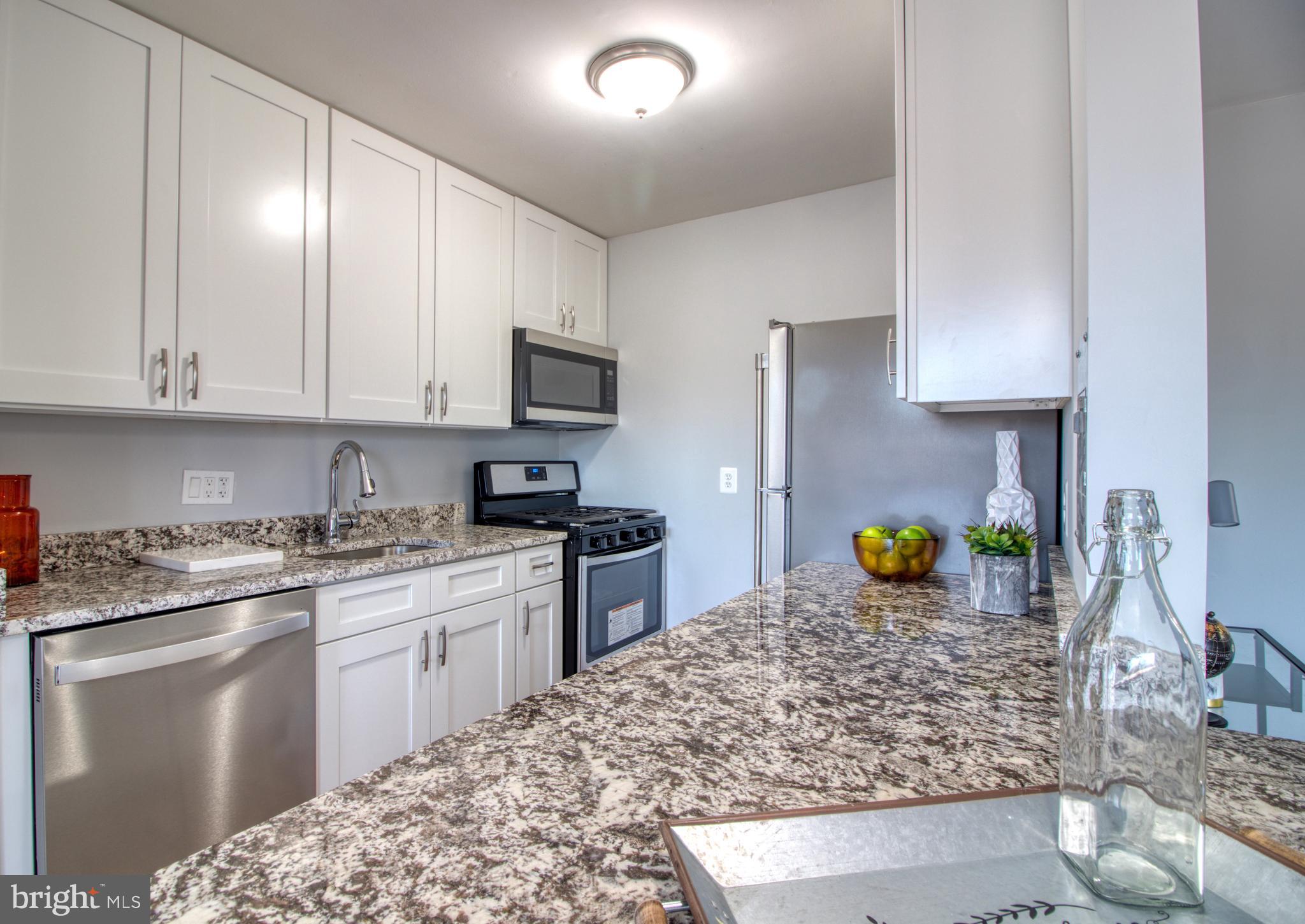 YORKTOWNE SQUARE - Residential