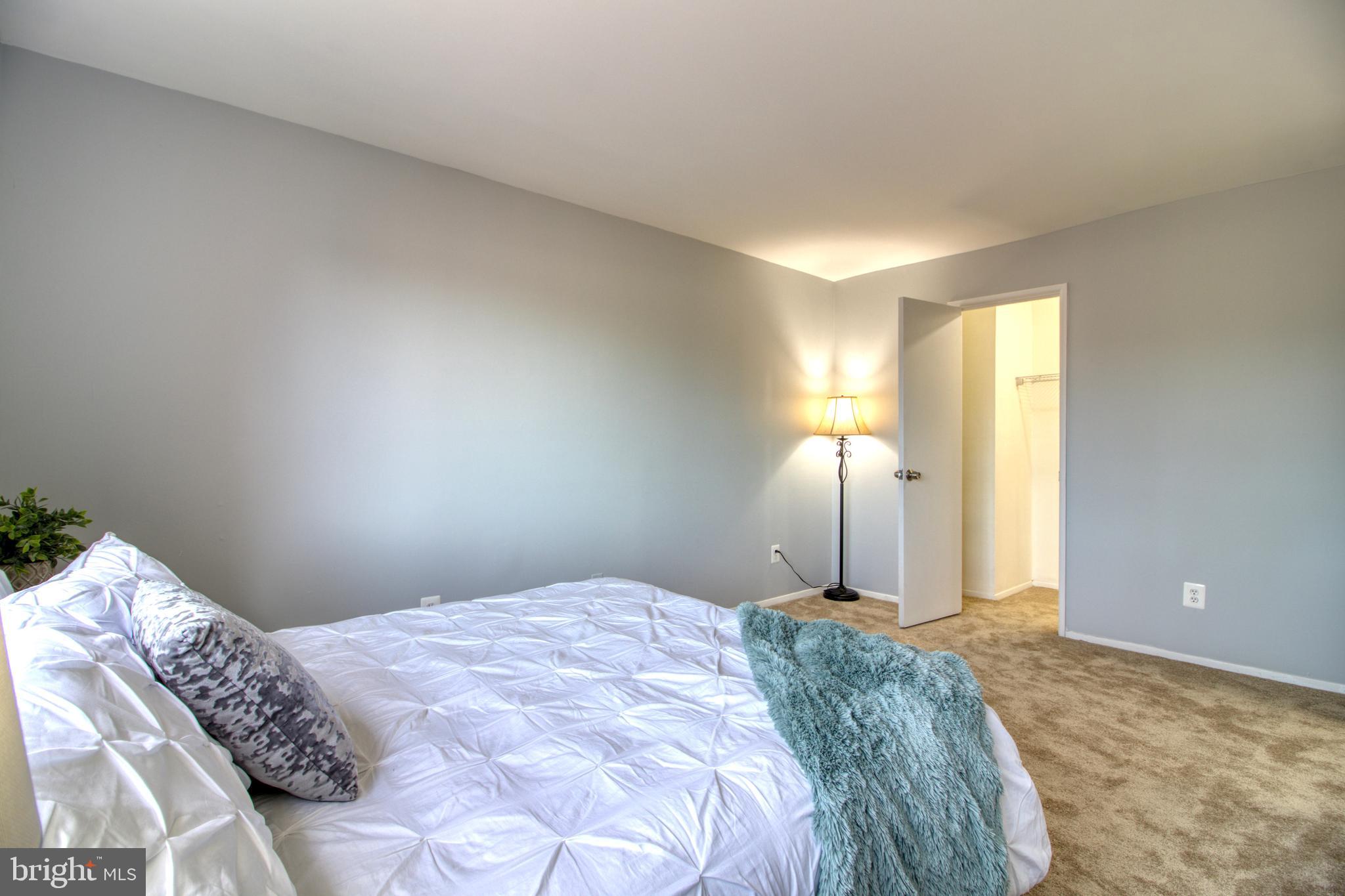 YORKTOWNE SQUARE - Residential