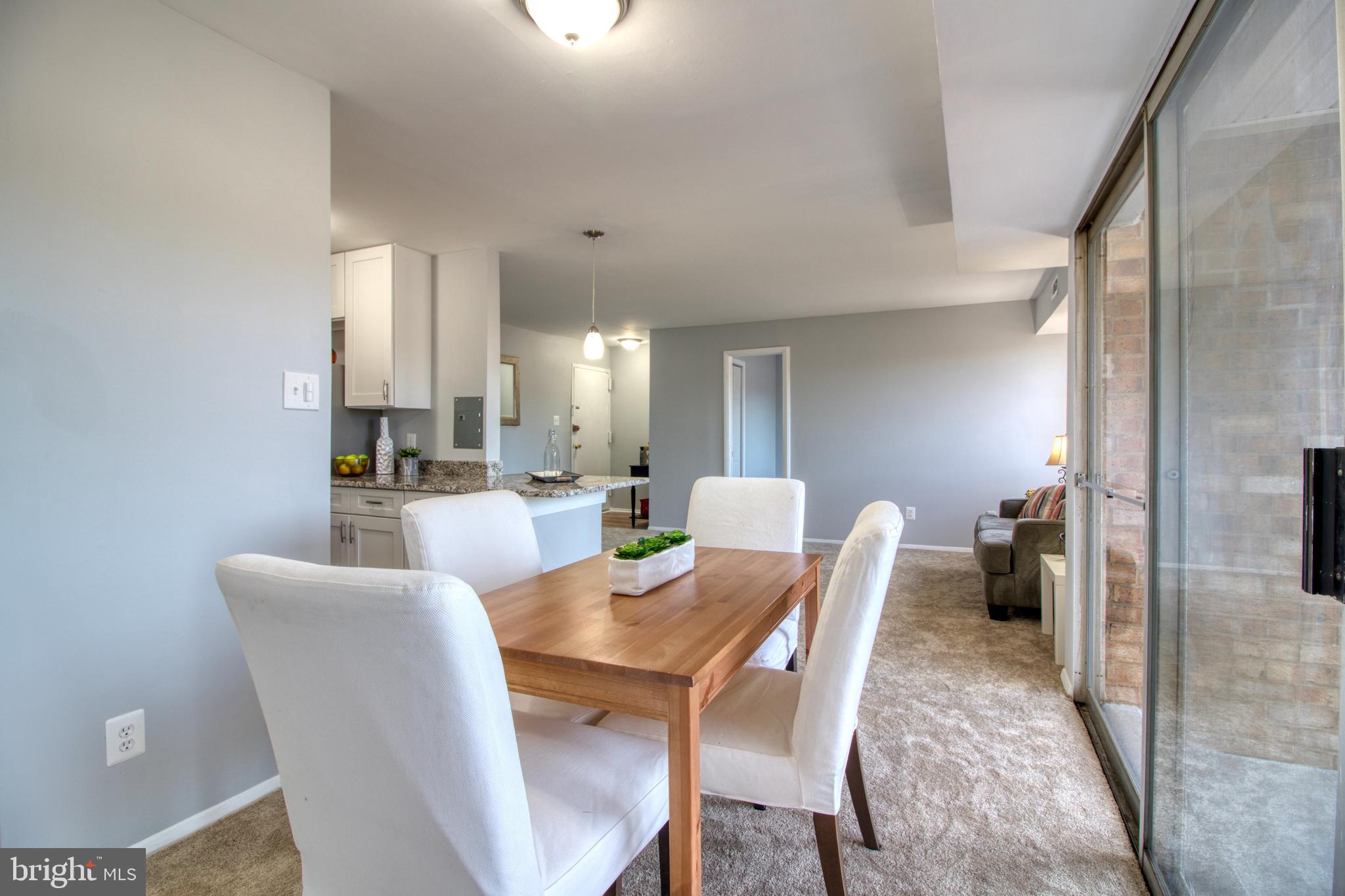 YORKTOWNE SQUARE - Residential