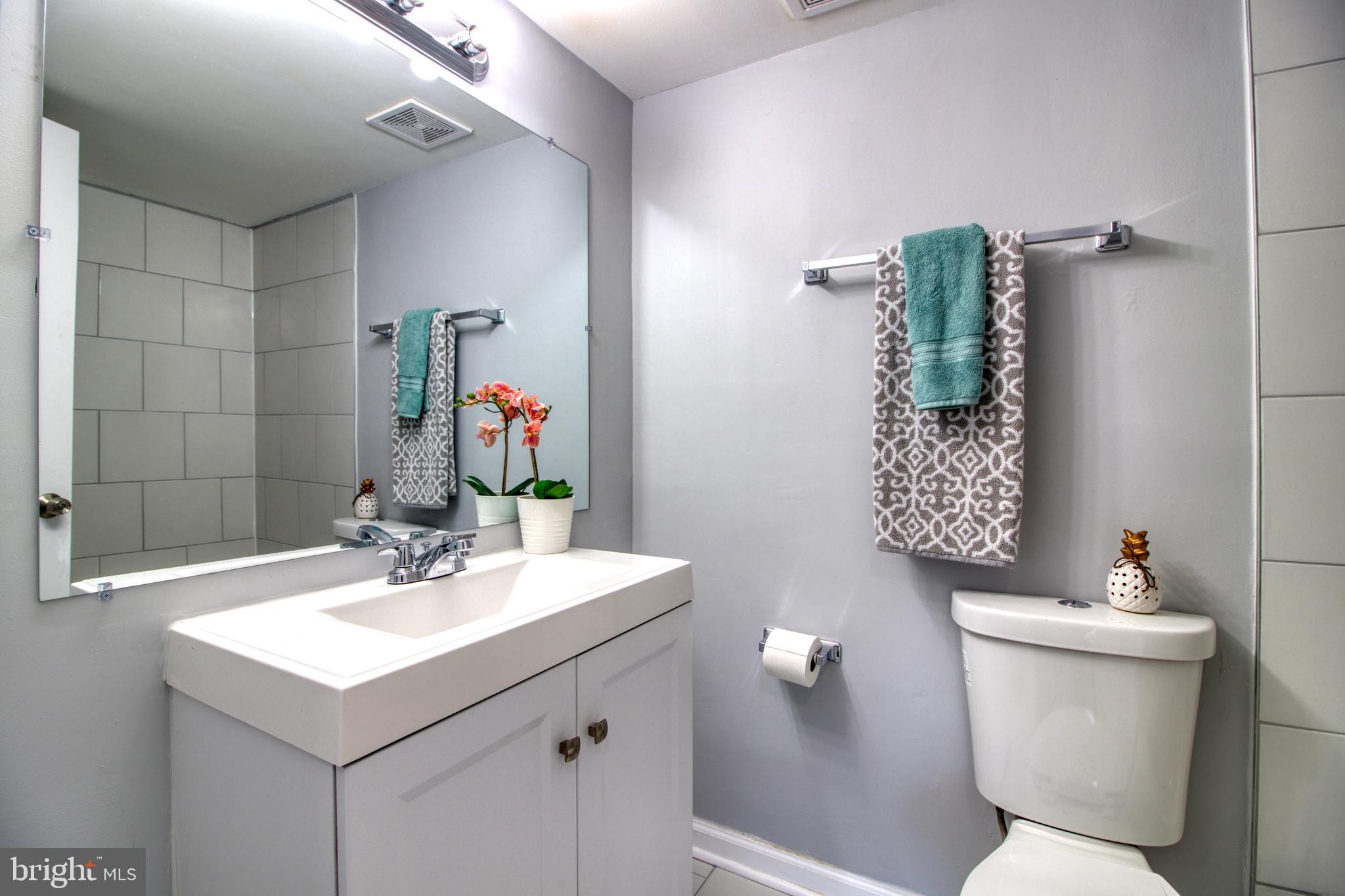 YORKTOWNE SQUARE - Residential