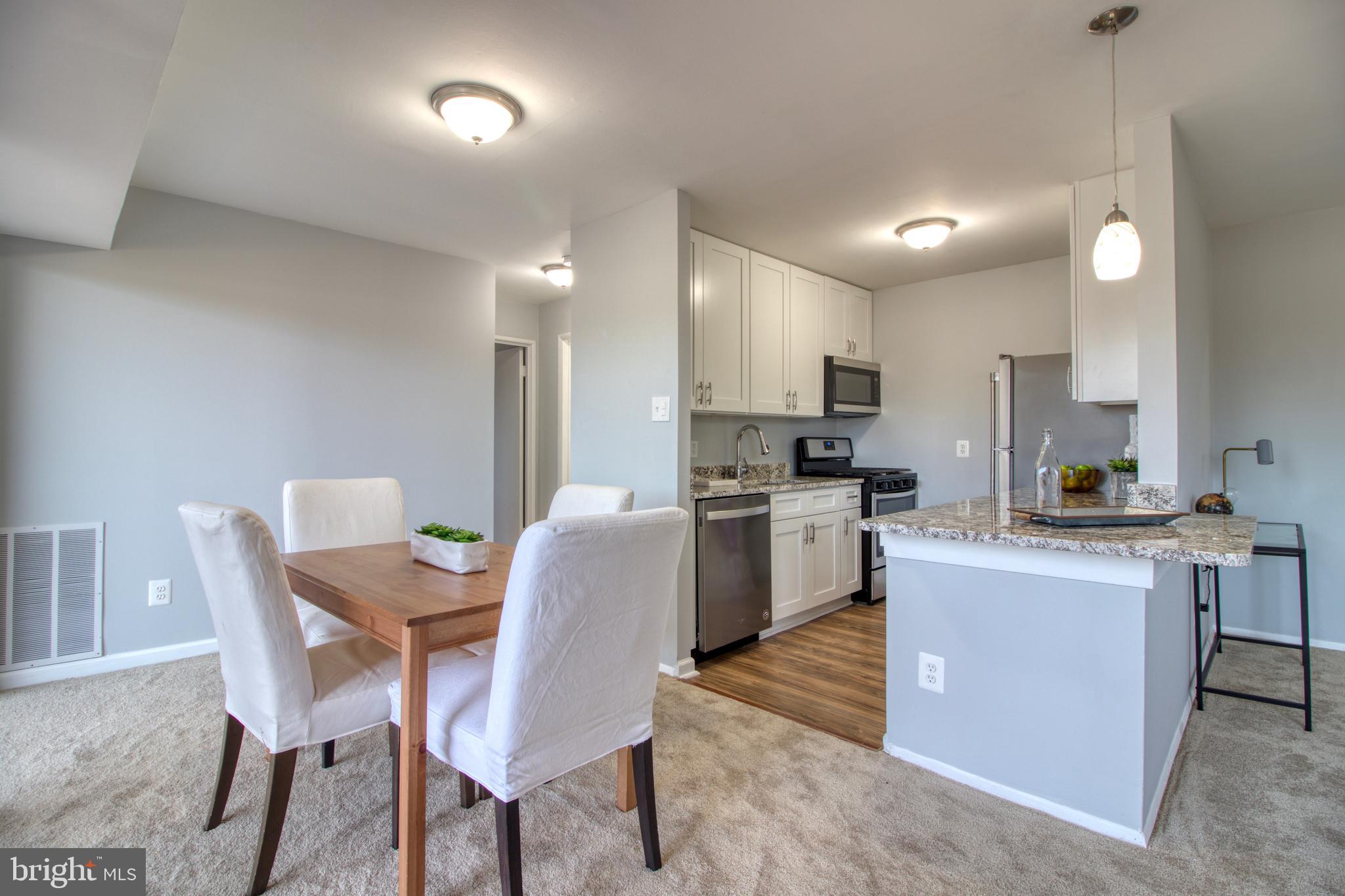 YORKTOWNE SQUARE - Residential