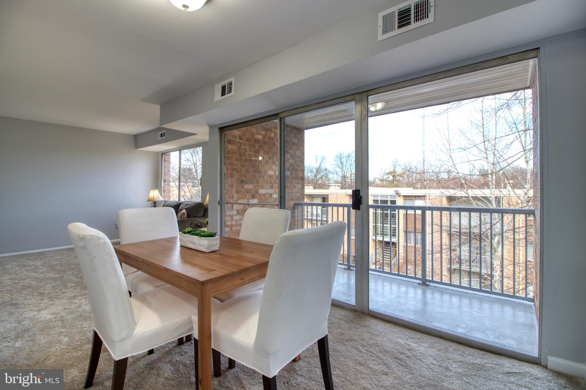 YORKTOWNE SQUARE - Residential