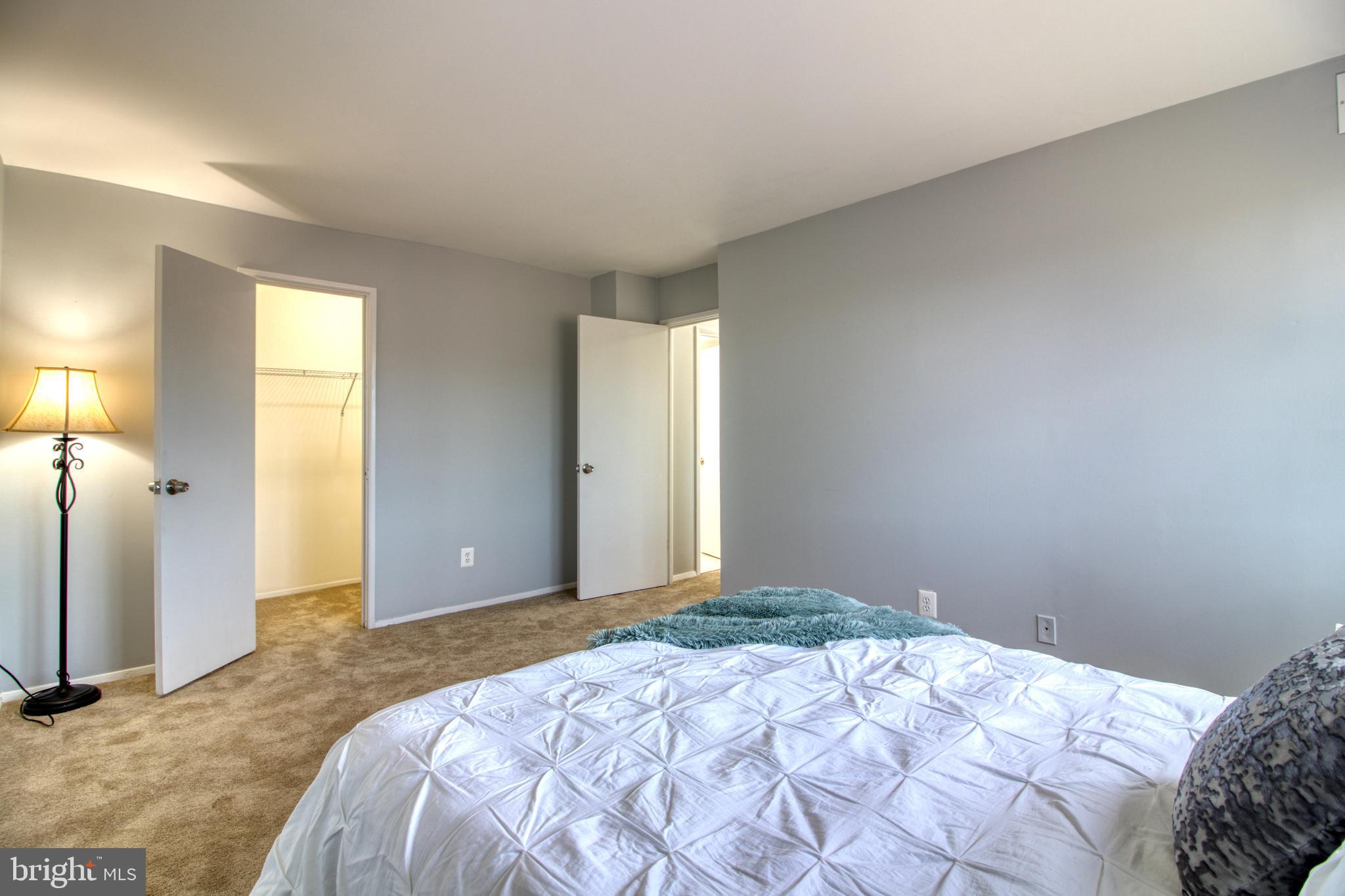 YORKTOWNE SQUARE - Residential