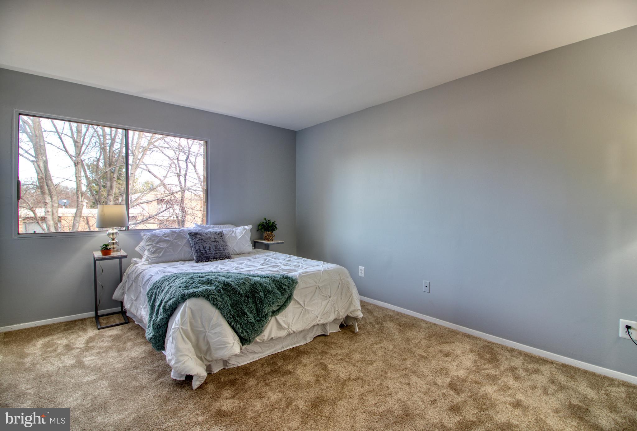 YORKTOWNE SQUARE - Residential