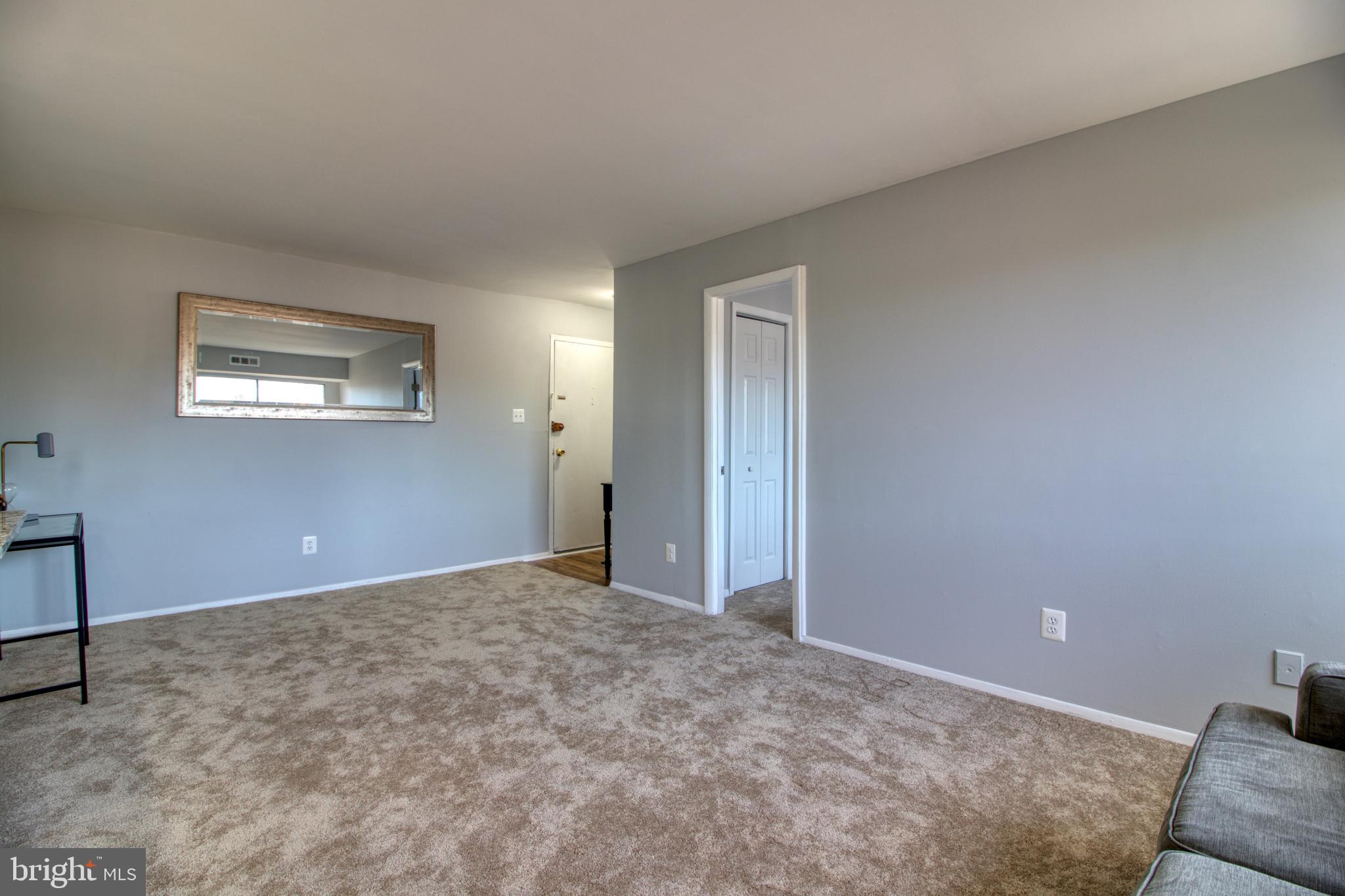 YORKTOWNE SQUARE - Residential