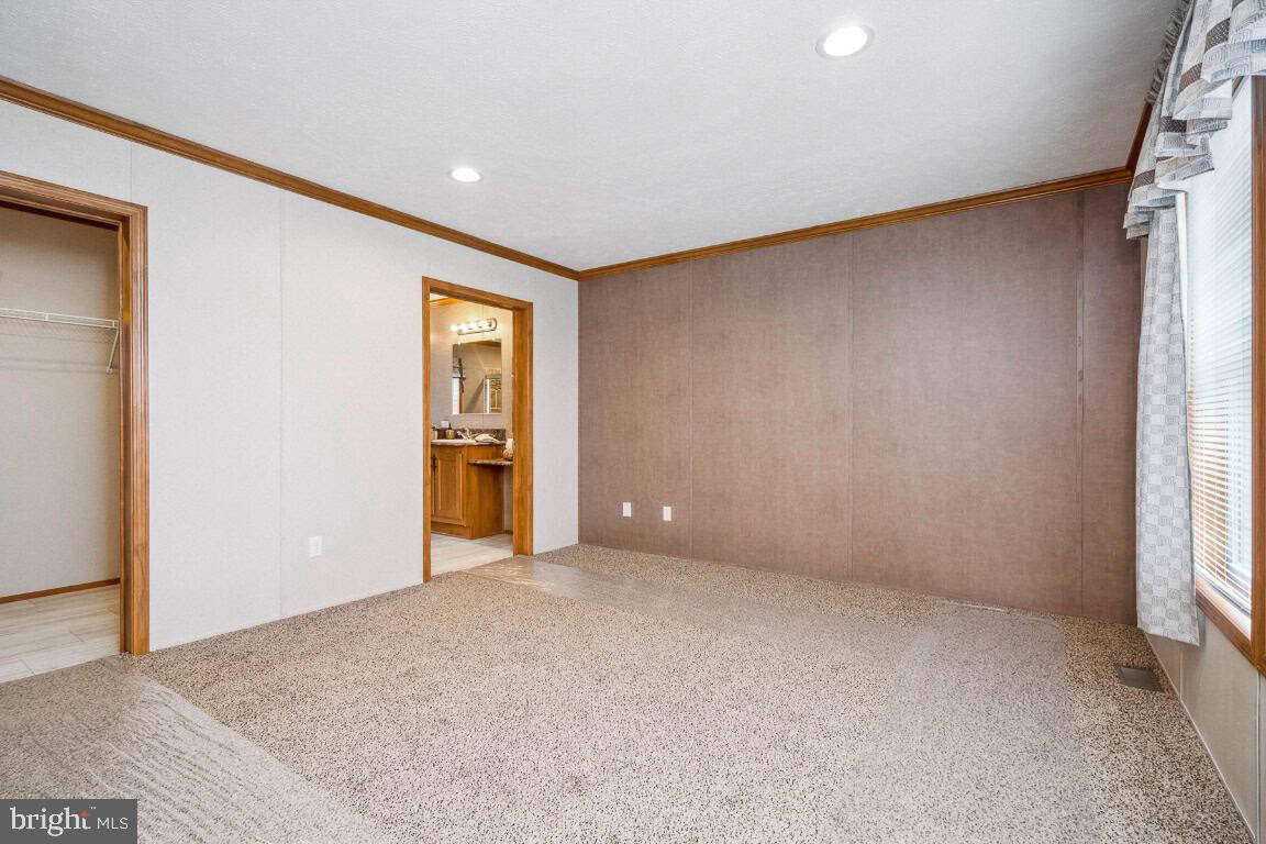 FOUR WAY MANOR - Residential