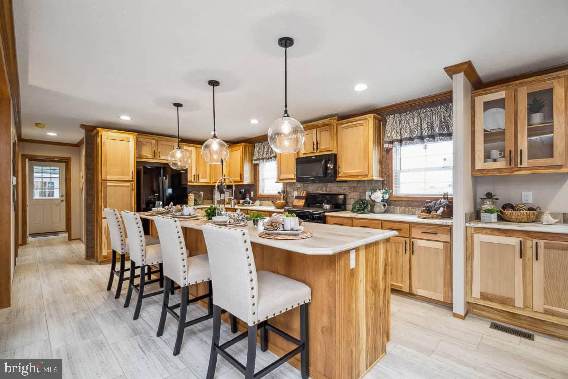 FOUR WAY MANOR - Residential