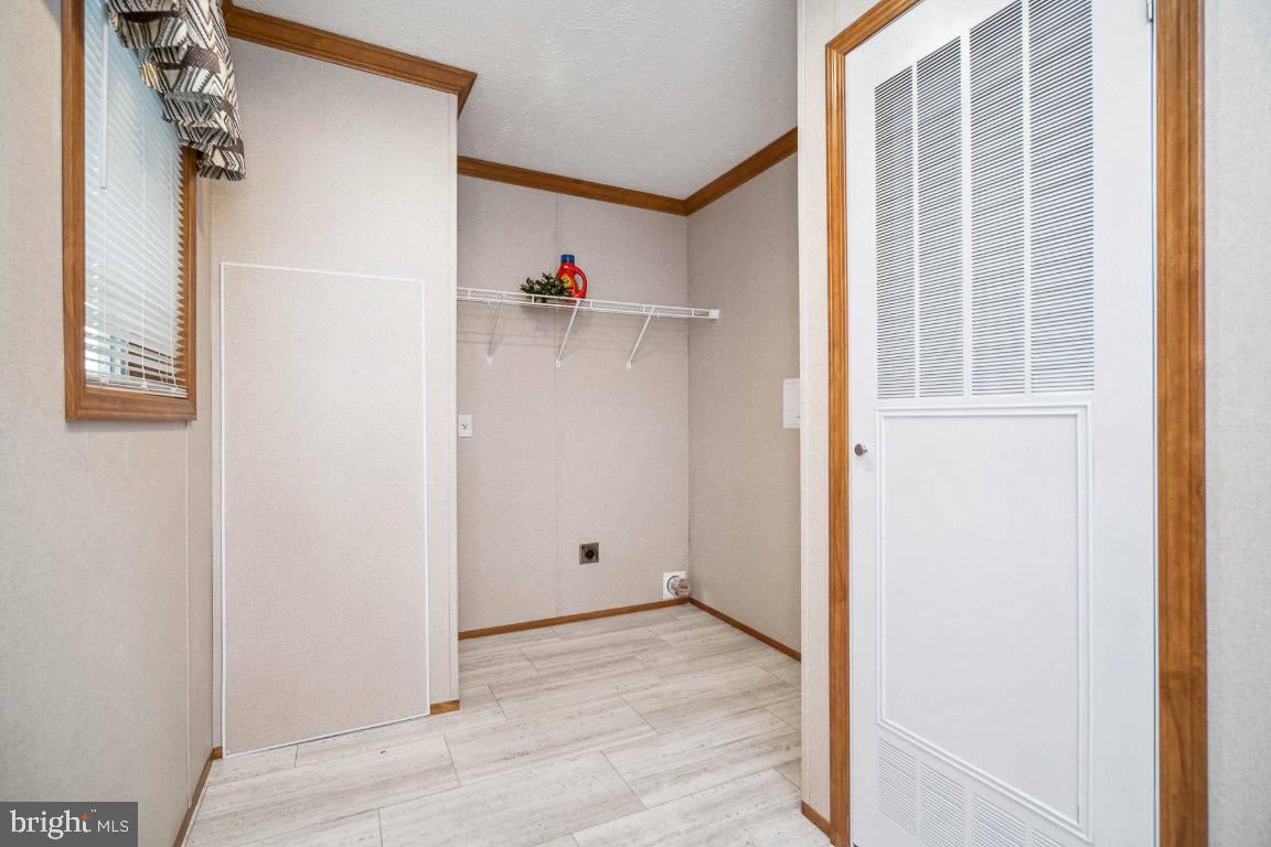 FOUR WAY MANOR - Residential