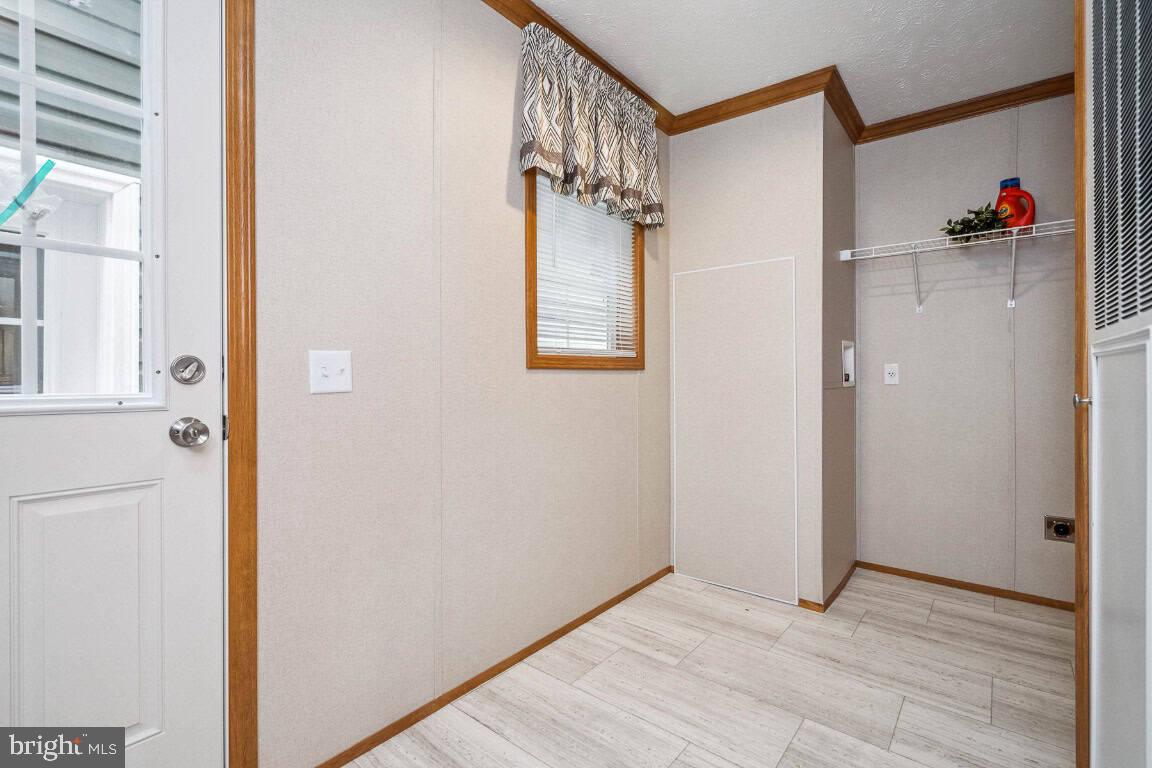 FOUR WAY MANOR - Residential