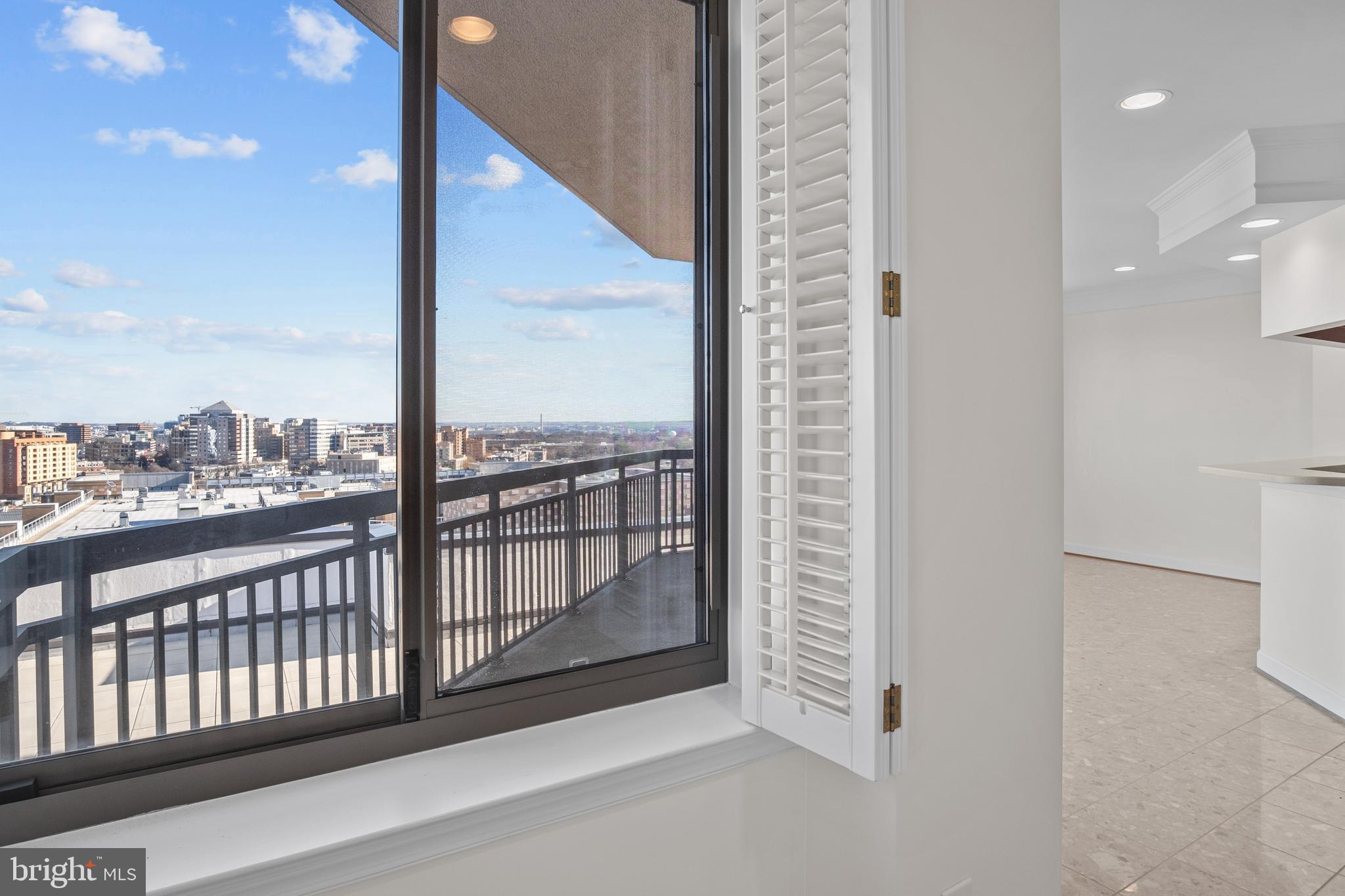 VIRGINIA SQUARE - Residential Lease