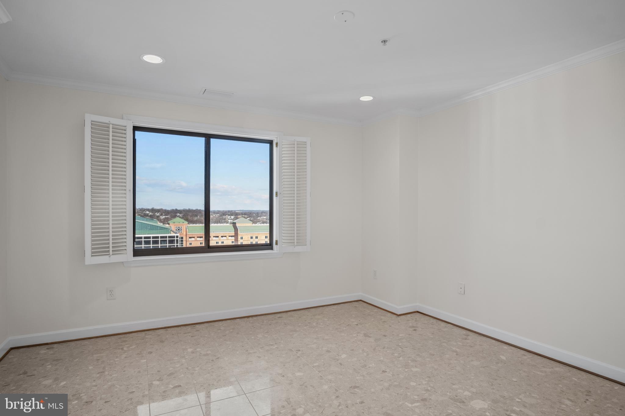 VIRGINIA SQUARE - Residential Lease