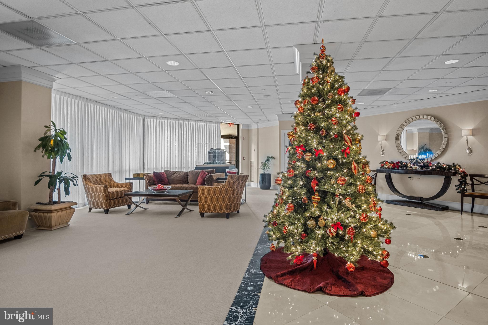 VIRGINIA SQUARE - Residential Lease