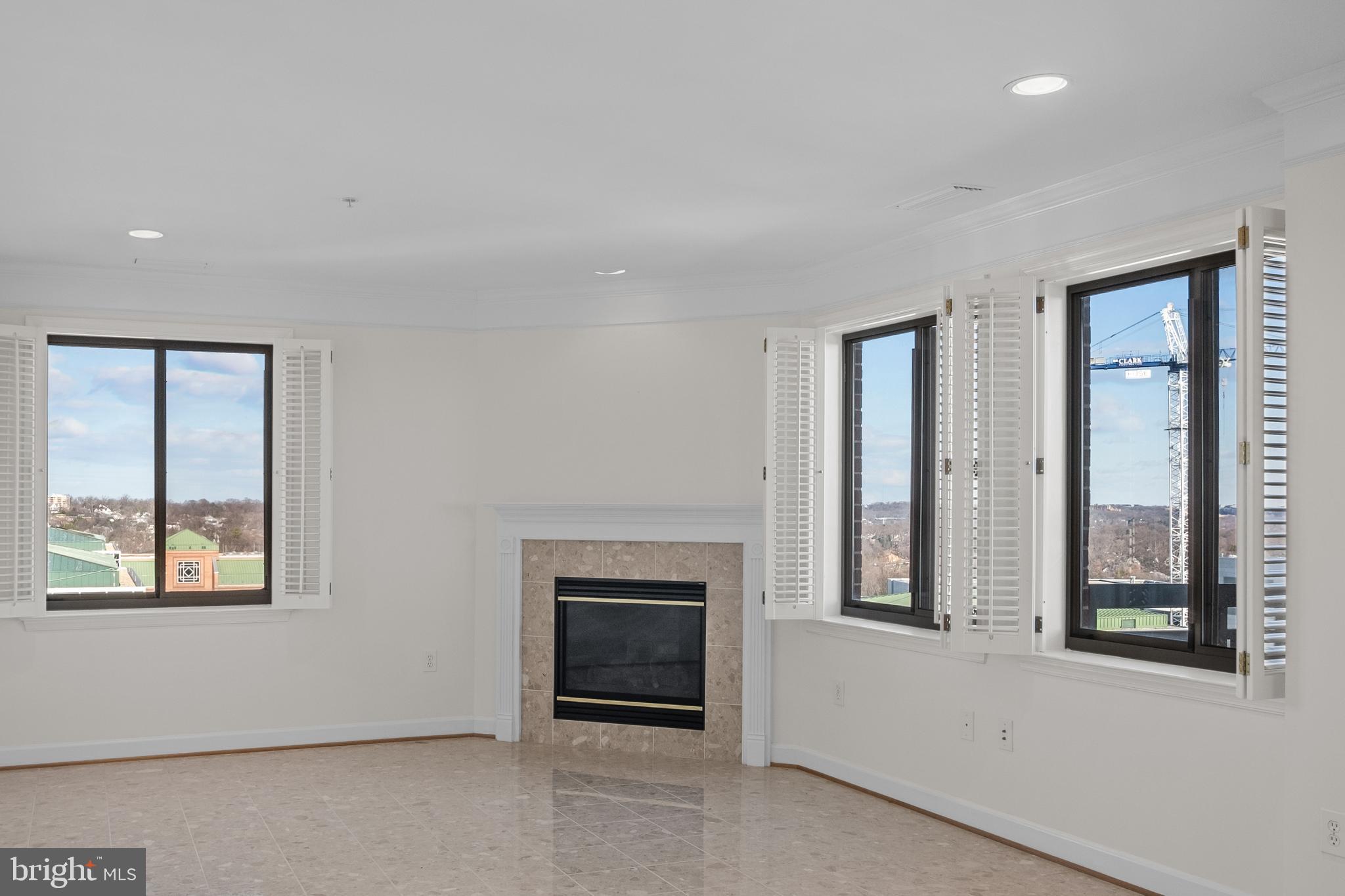 VIRGINIA SQUARE - Residential Lease