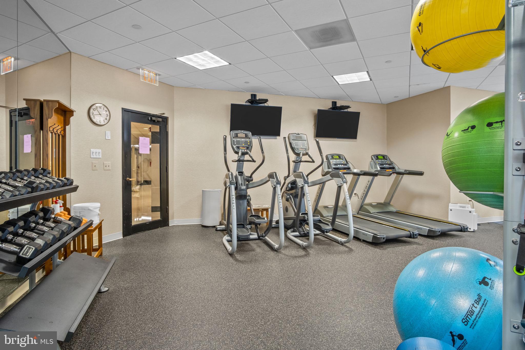 VIRGINIA SQUARE - Residential Lease