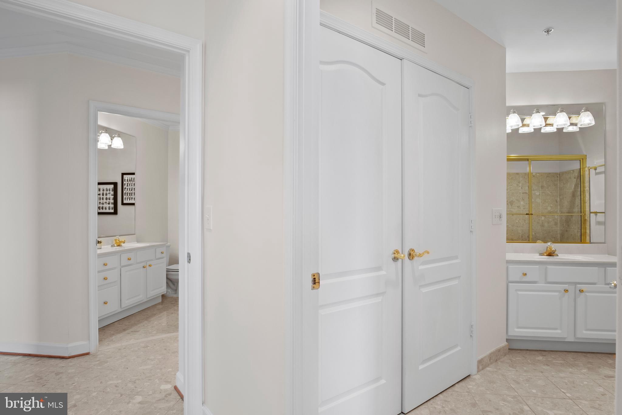 VIRGINIA SQUARE - Residential Lease