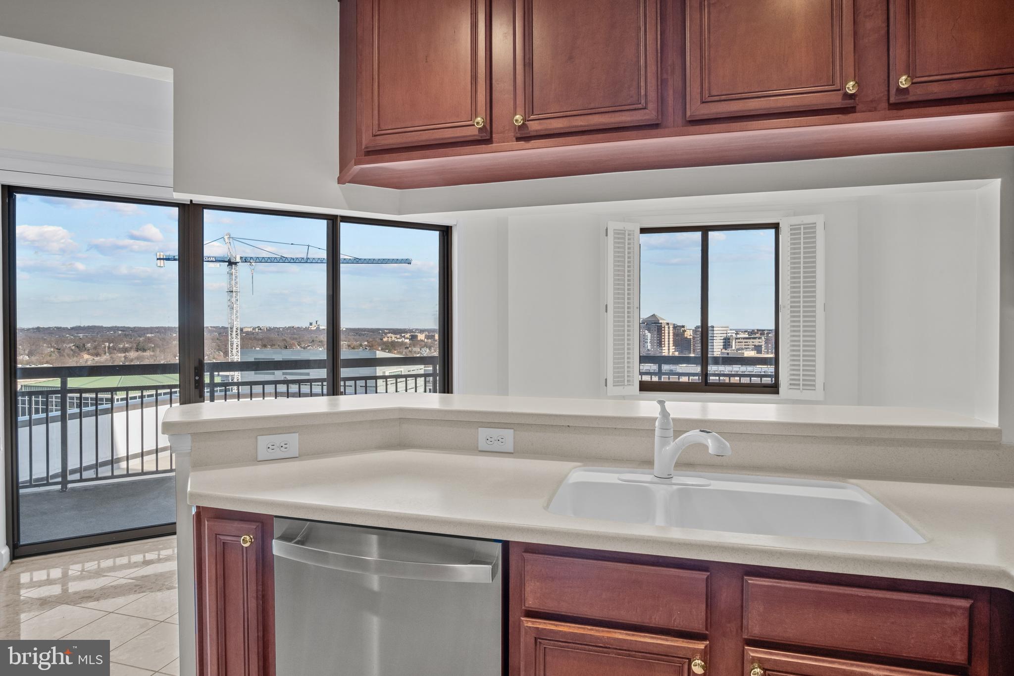 VIRGINIA SQUARE - Residential Lease