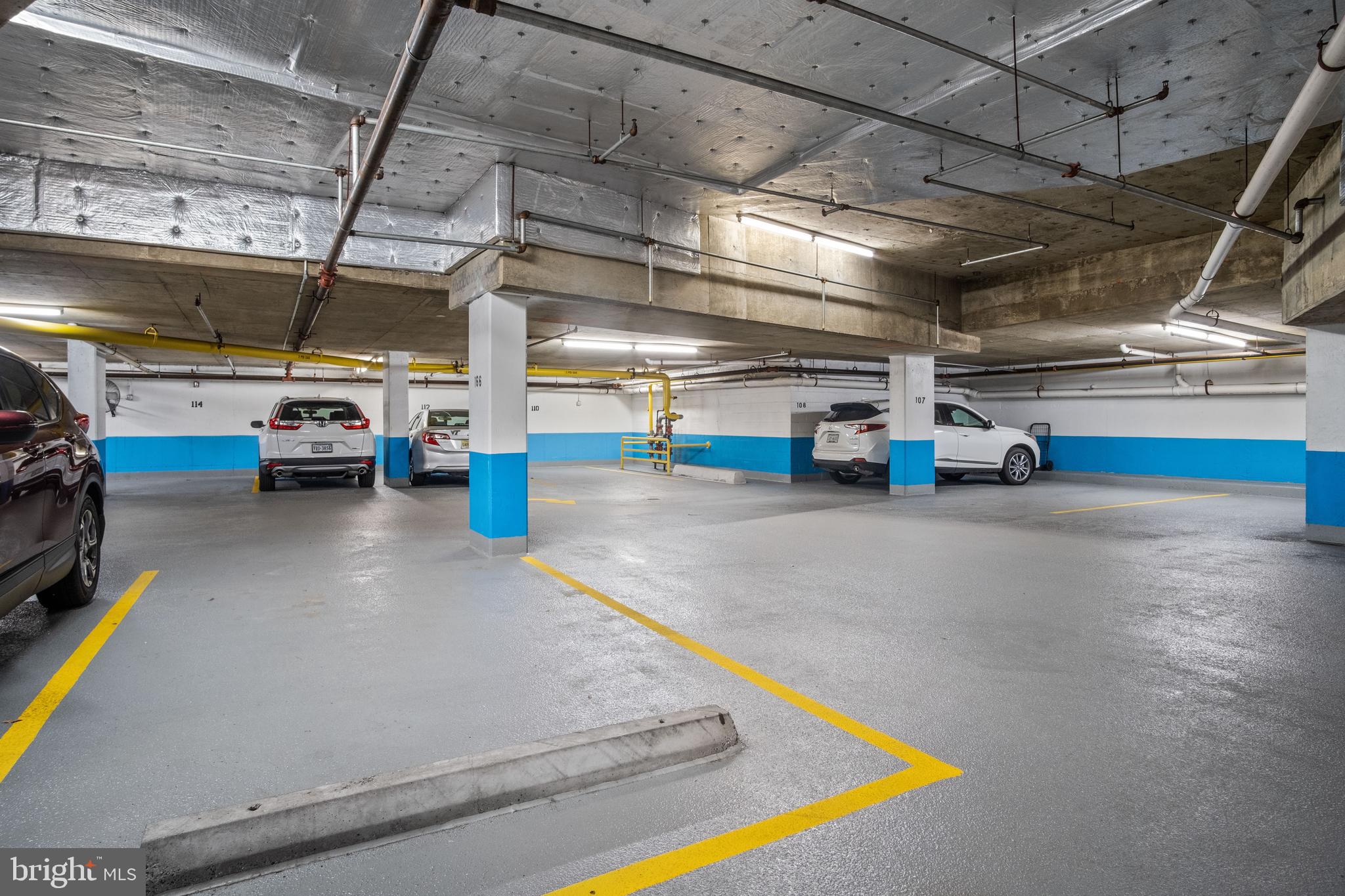 VIRGINIA SQUARE - Residential Lease