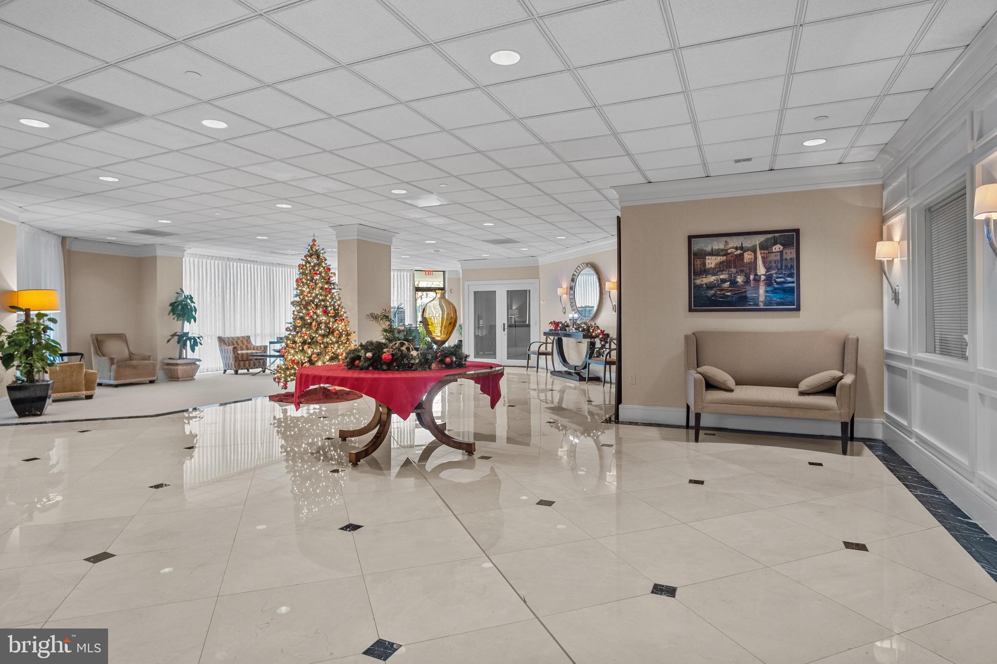 VIRGINIA SQUARE - Residential Lease