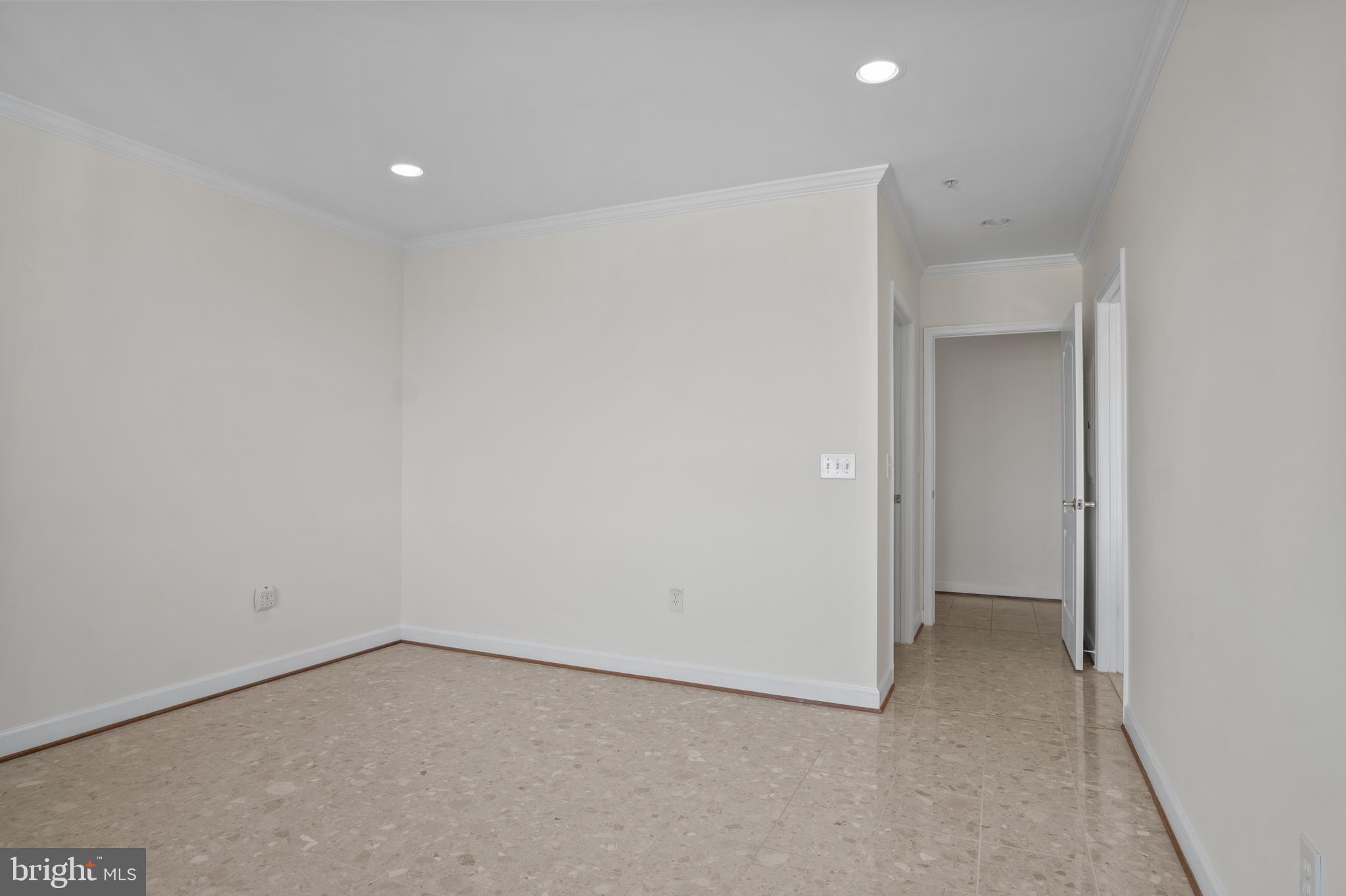 VIRGINIA SQUARE - Residential Lease