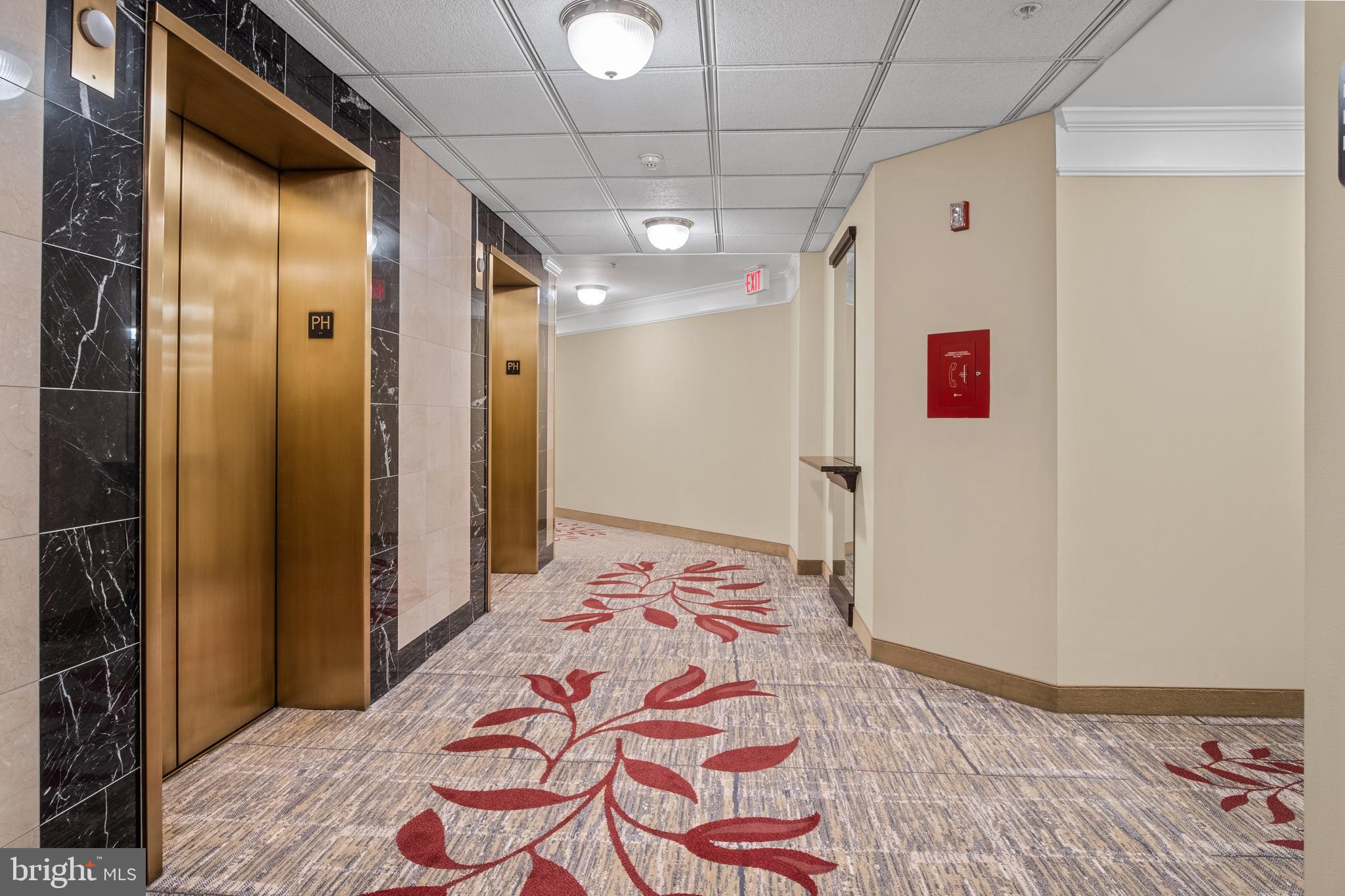 VIRGINIA SQUARE - Residential Lease