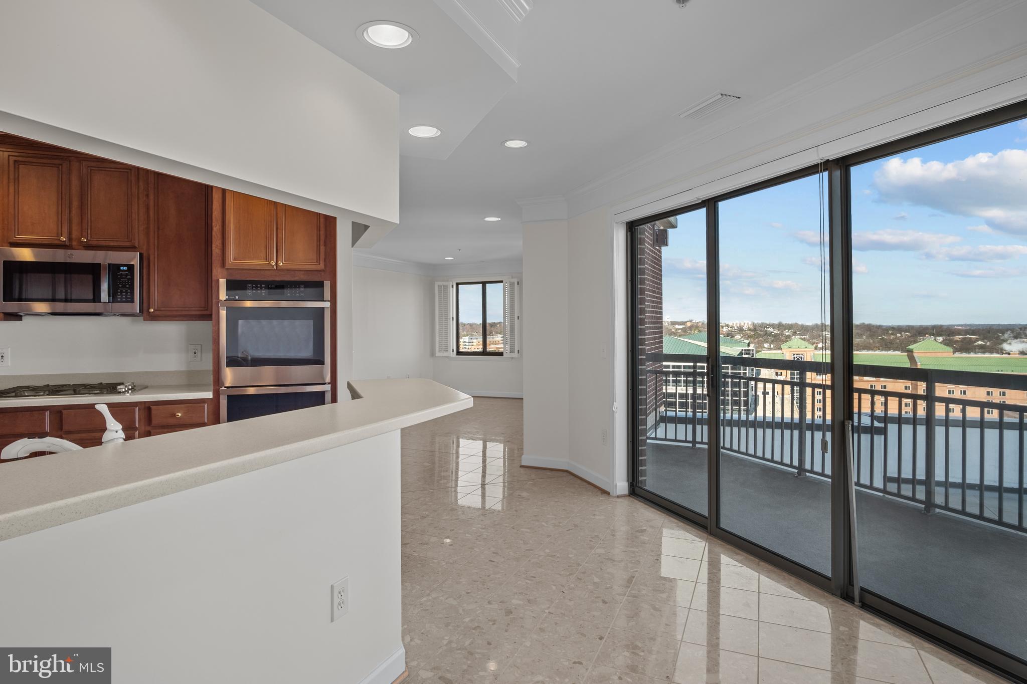 VIRGINIA SQUARE - Residential Lease