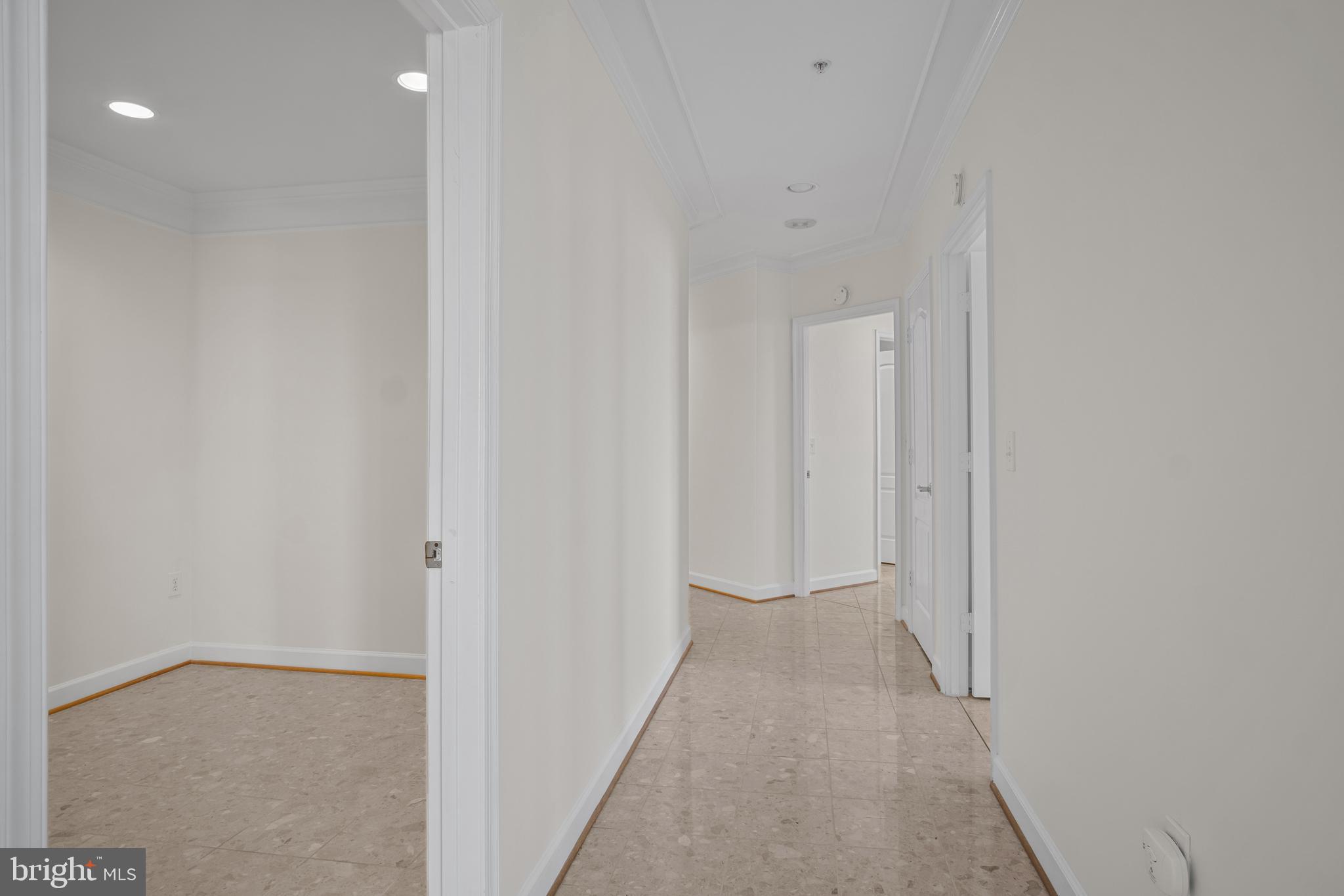 VIRGINIA SQUARE - Residential Lease