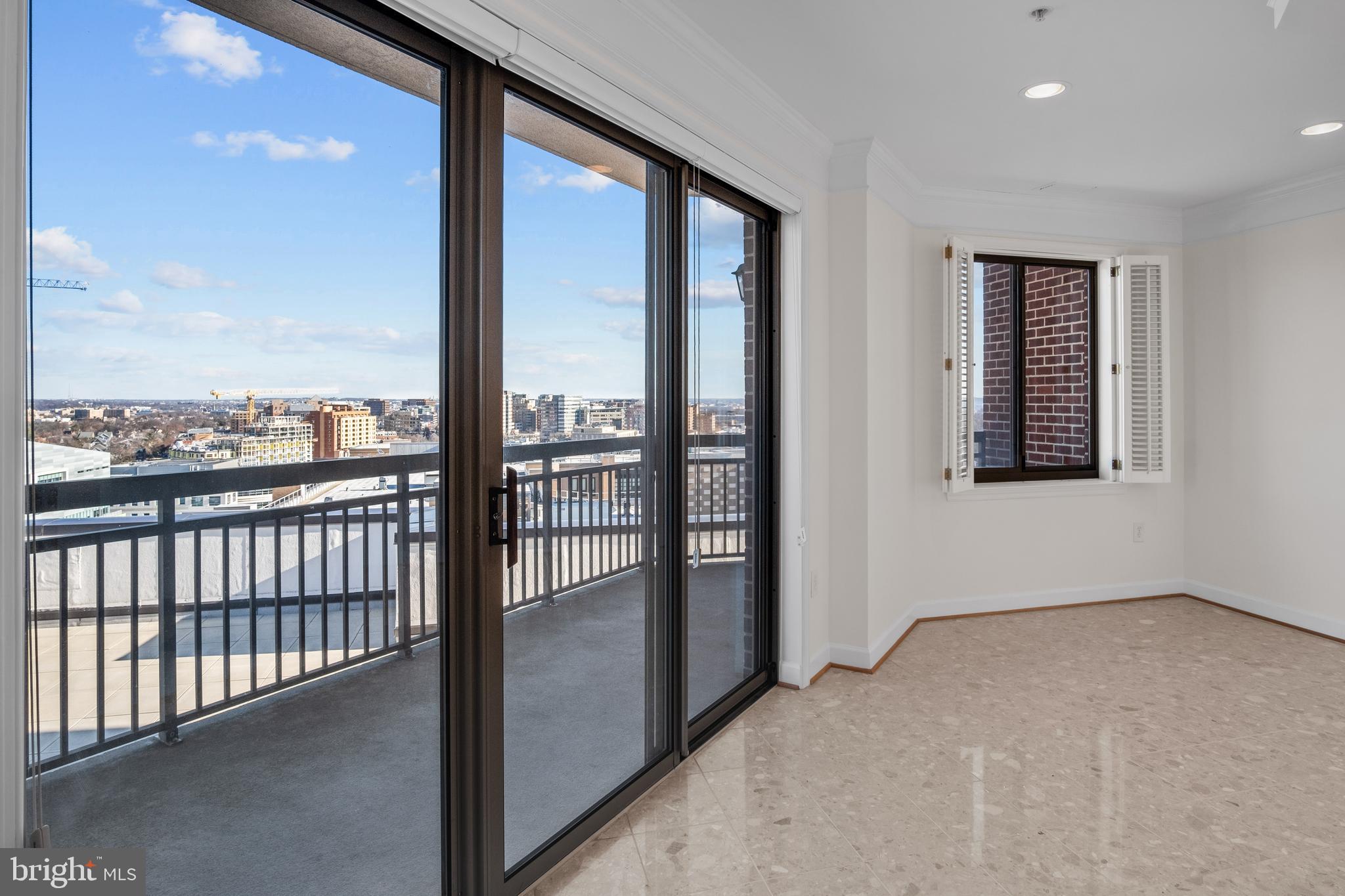 VIRGINIA SQUARE - Residential Lease