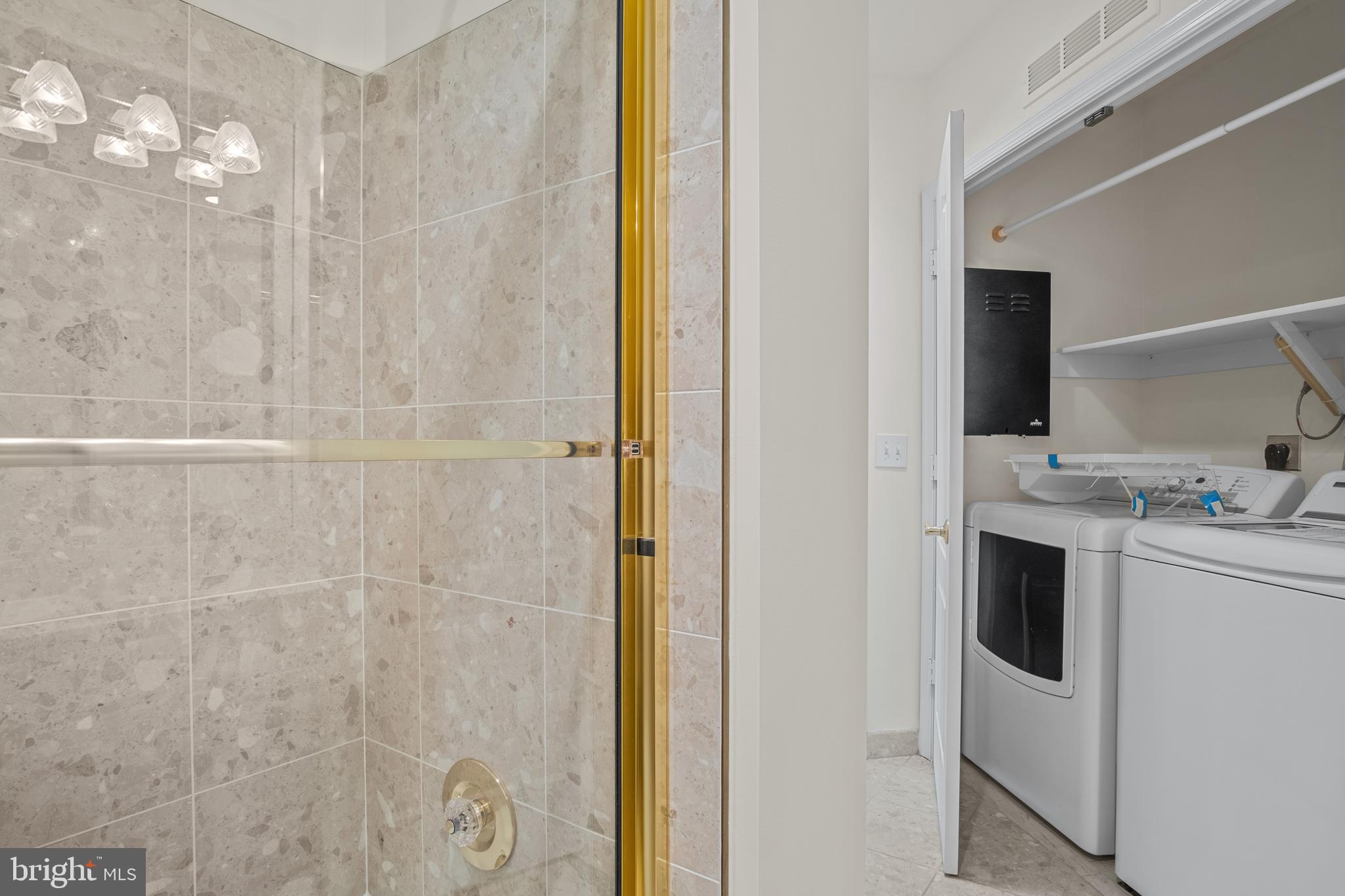 VIRGINIA SQUARE - Residential Lease