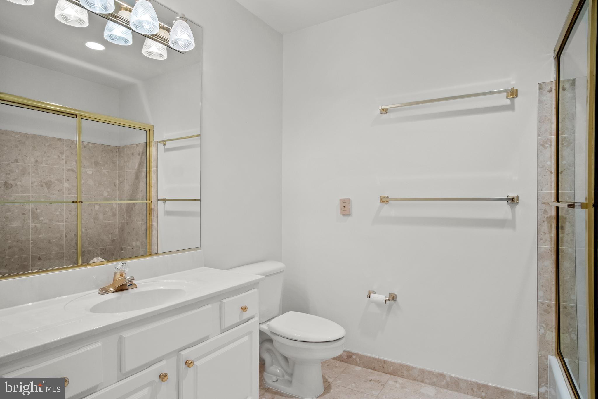 VIRGINIA SQUARE - Residential Lease