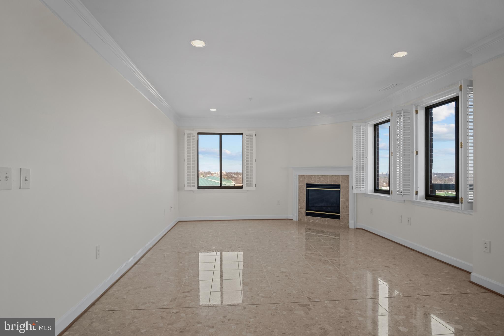 VIRGINIA SQUARE - Residential Lease